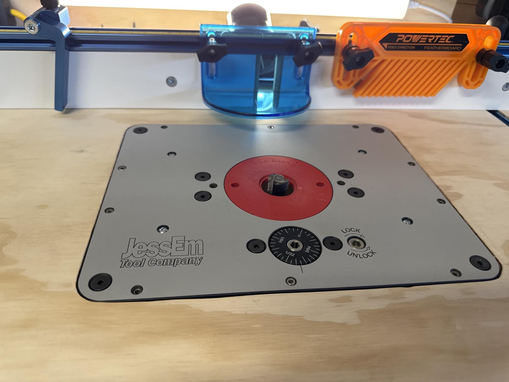 BOSCH Router 1617EVS 2.25 HP Electronic Fixed-Base Woodworking Router customer photo 2