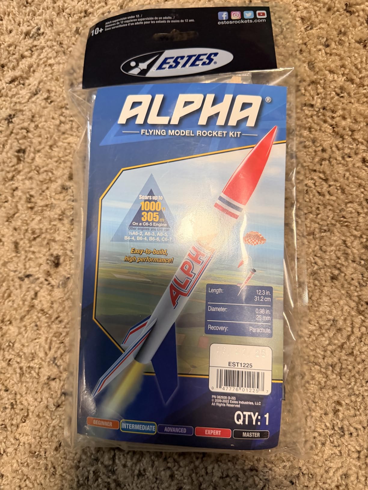 Estes 1225 Alpha Rocket-Building Kit, Intermediate Flying-Rocket-Model Kit for Ages 10+ customer photo 1