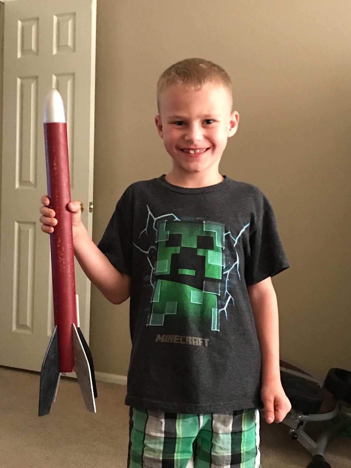 Estes 1948 Big Bertha Rocket-Building Kit, Intermediate Flying-Rocket-Model Kit for Ages 10+ customer photo 2