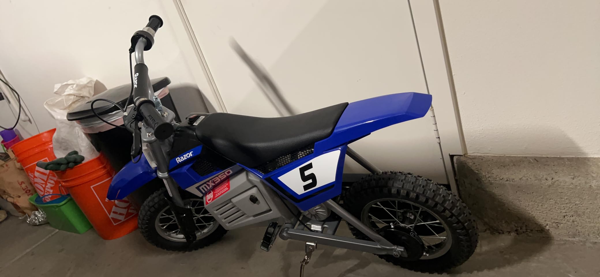 Razor Dirt Rocket MX350 eBike | Electric Motorcycle | Iconic Wheeled Ride-On For Kids Age 8+ | High Torque, Rear Chain Drive | 350W/24V Motor | Up To 14 MPH, 30 Mins; 140 Lbs customer photo 2