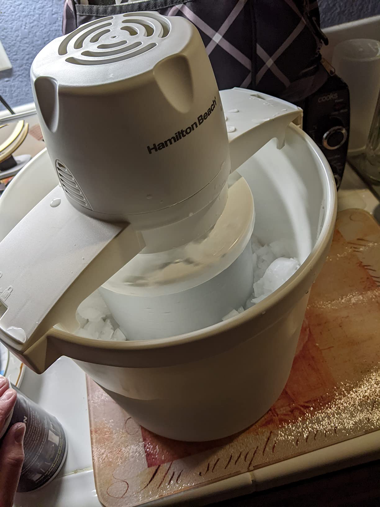 Hamilton Beach Automatic Electric Ice Cream Maker & Frozen Yogurt Machine, 4 Quart, 68330N customer photo 1