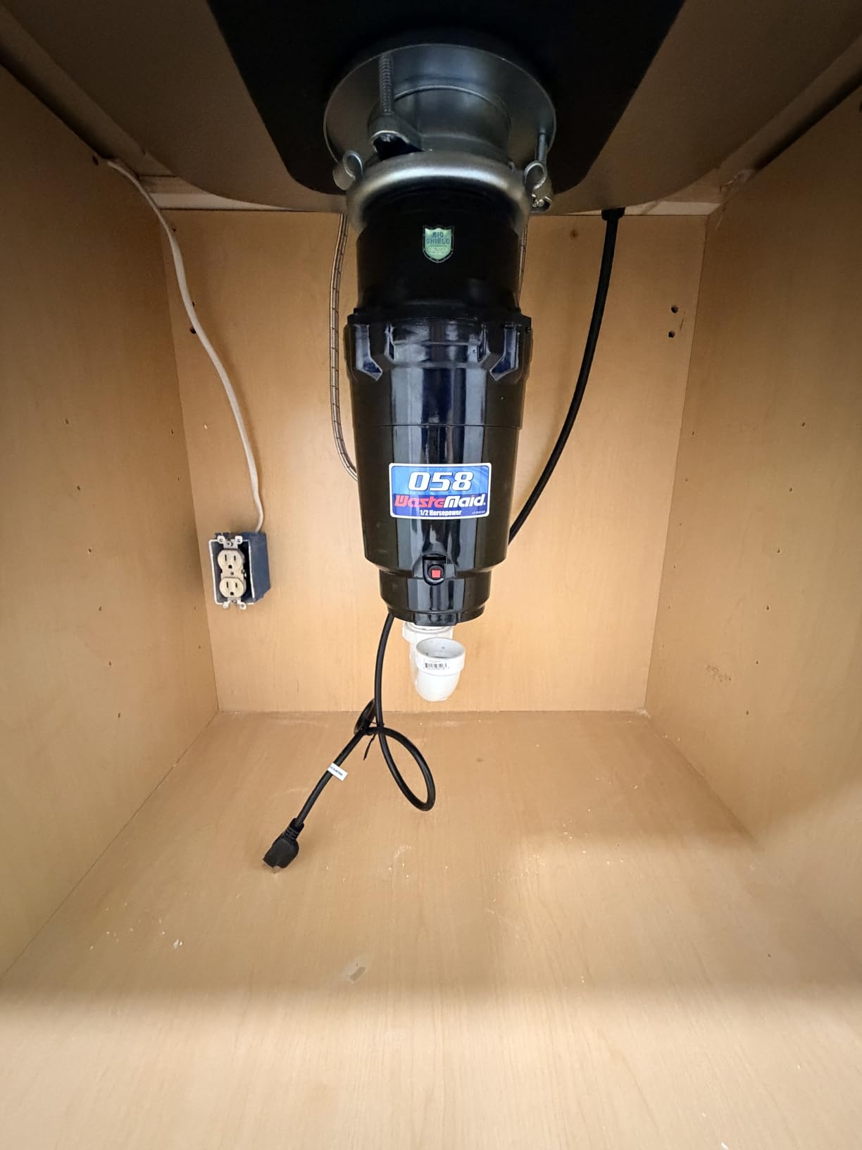 Waste Maid Garbage Disposal, Anti-Jam, Continuous Feed, 1/2 HP Economy | Anti-Jam Stainless Steel Food Waste Grinding System, Quiet Continuous Feed, Easy 3-Bolt Mount, 8-Yr Warranty 10-US-WM-058-3B customer photo 2