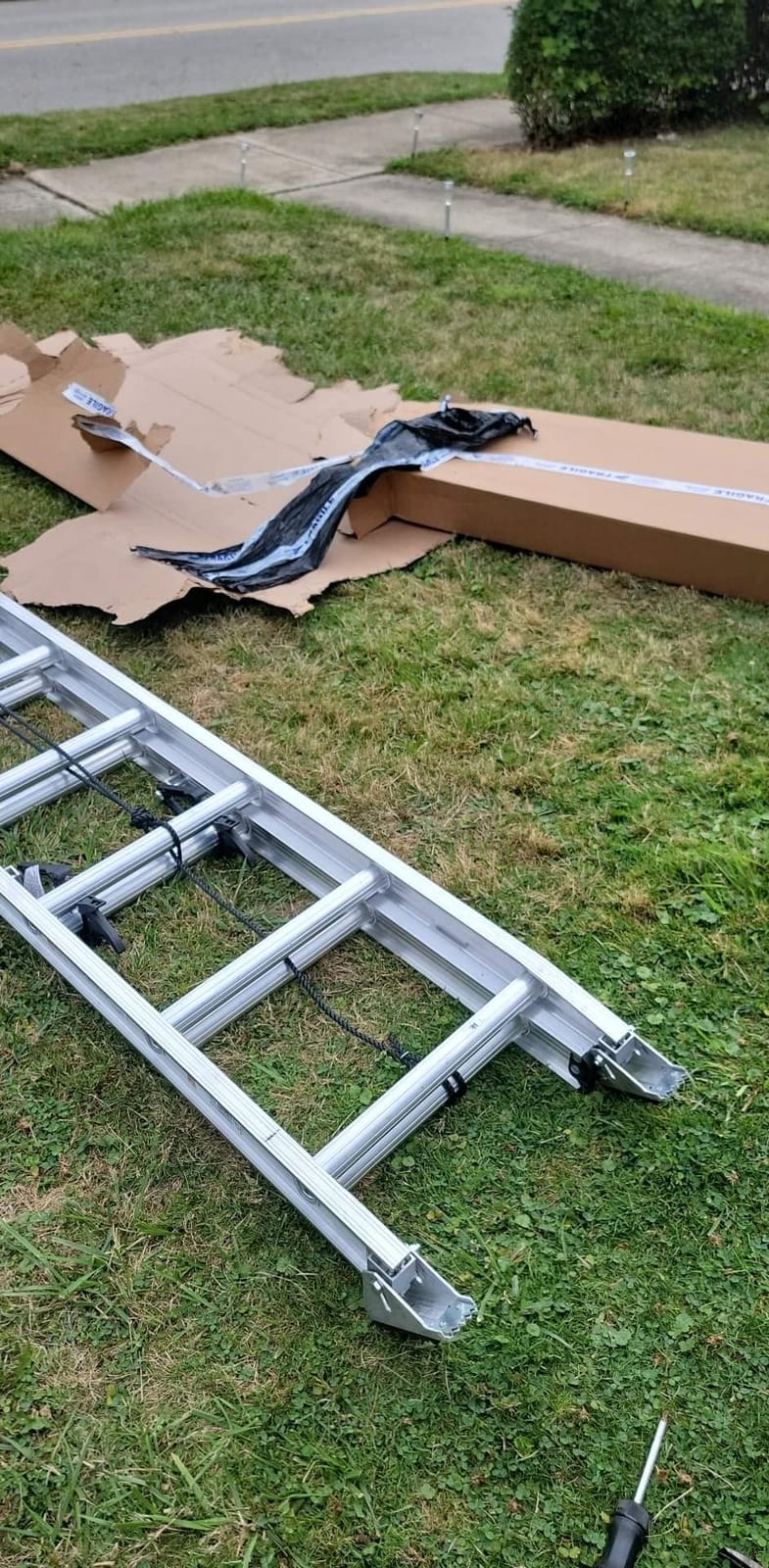 Louisville Ladder 28-foot Aluminium Extension Ladder, 300-Pound Load Capacity, Type IA, AE2228 customer photo 1