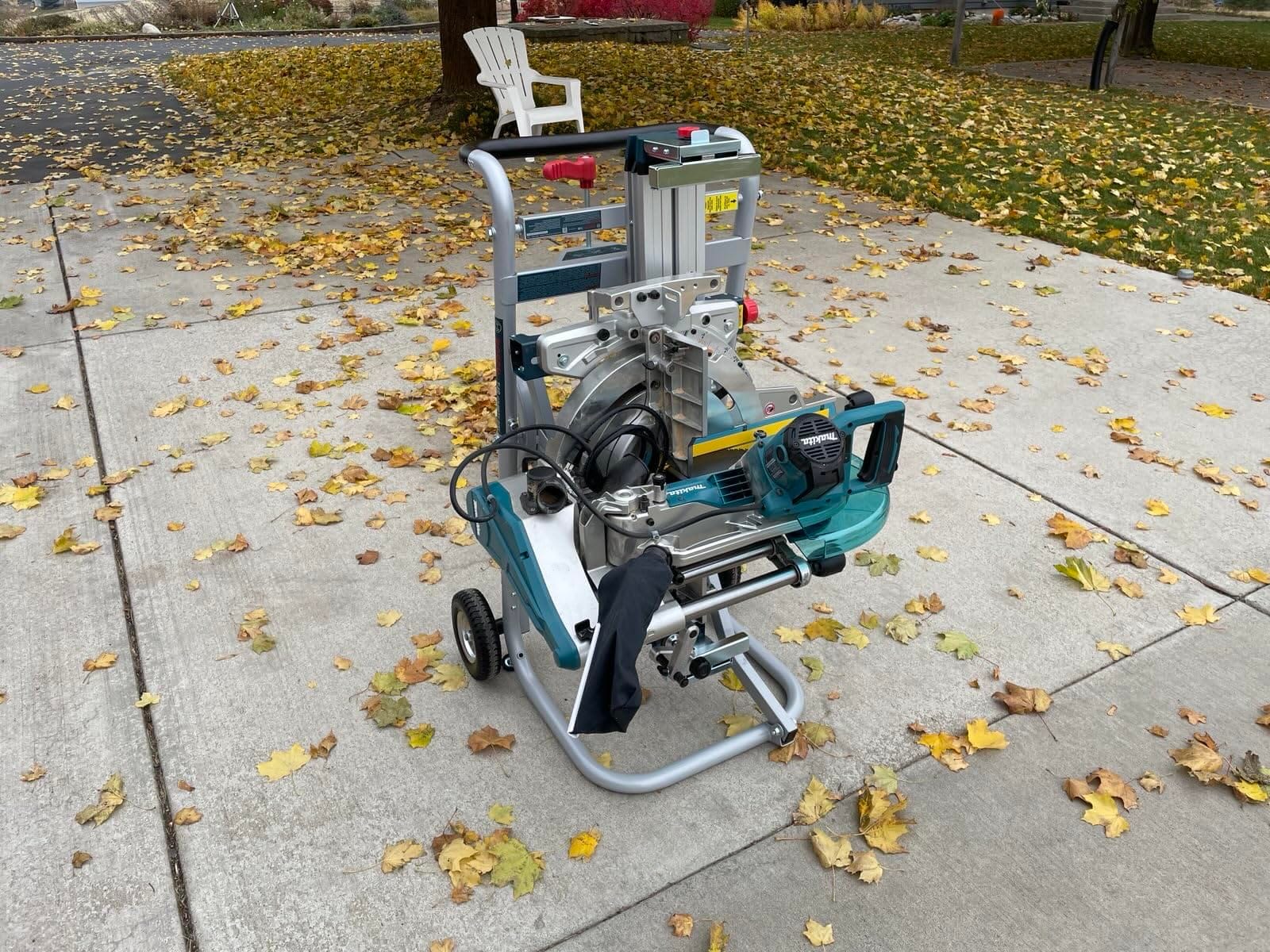 Bosch T4B Gravity-Rise Miter Saw Stand with Wheels customer photo 1