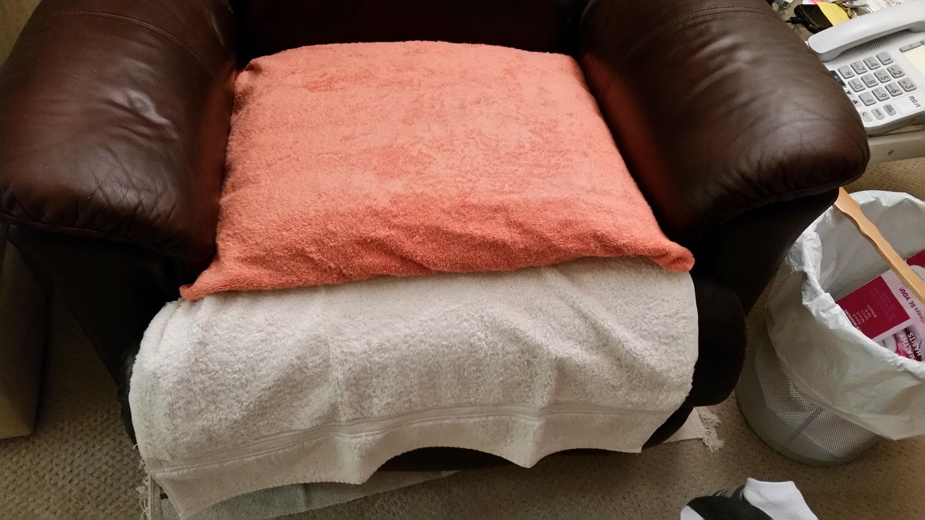 Roho Mosaic Wheelchair Air Cushion, Standard Cover, 18 x 16 Inches | Adjustable air cushion with interconnected cells provides comfortable support for everyday wheelchair seating. customer photo 1