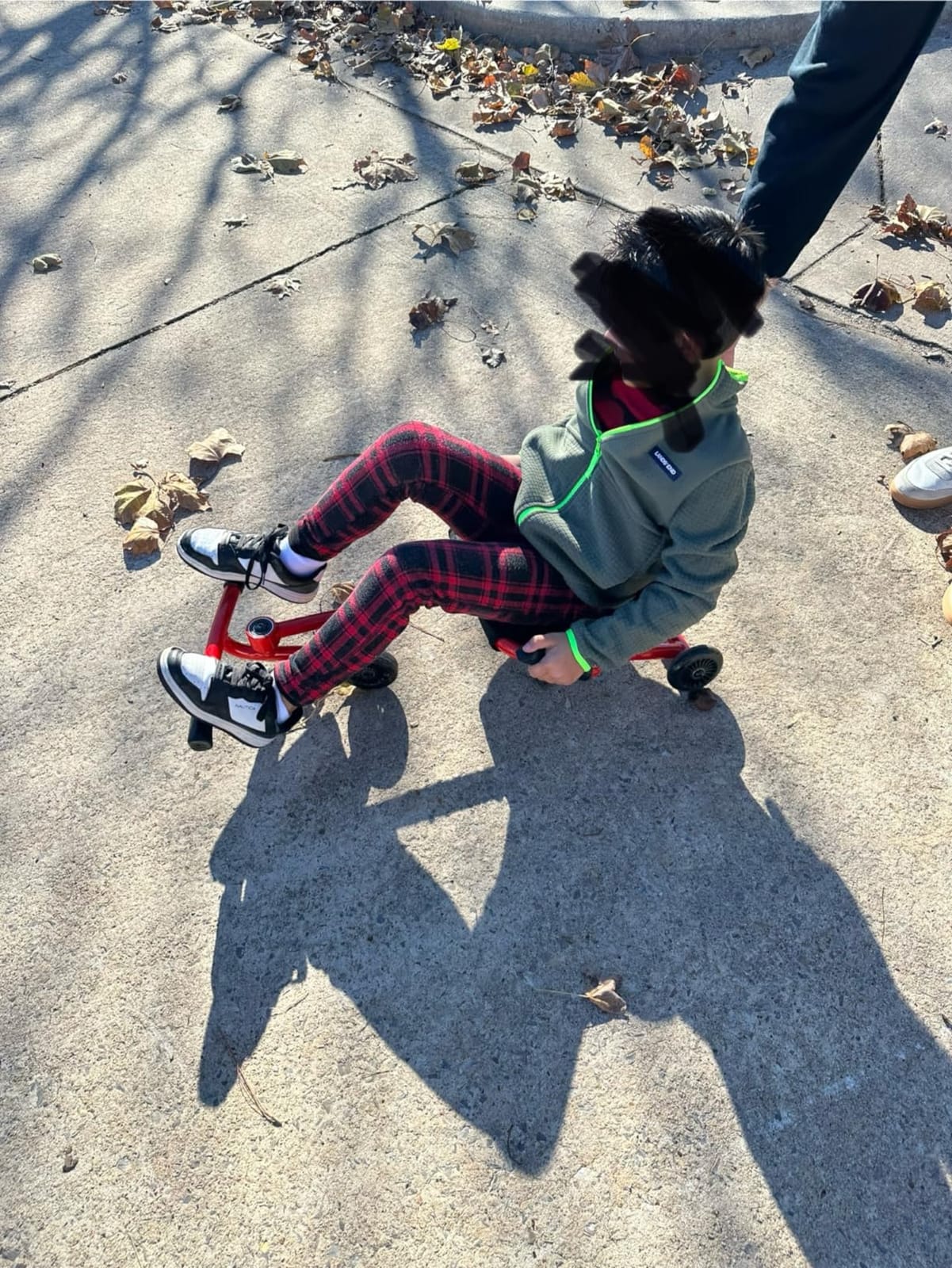Ezyroller Classic Ride On Toy for Kids Ages 3-12+, Ideal Weight 35-100 lbs customer photo 2