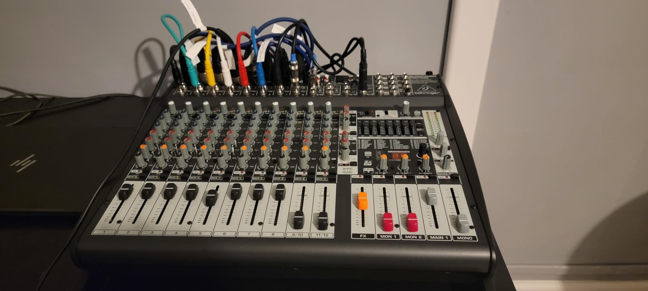Behringer Europower PMP4000 Powered Mixer - 16 Channels, 1600 Watts with Multi-FX Processor and FBQ Feedback Detection System customer photo 2