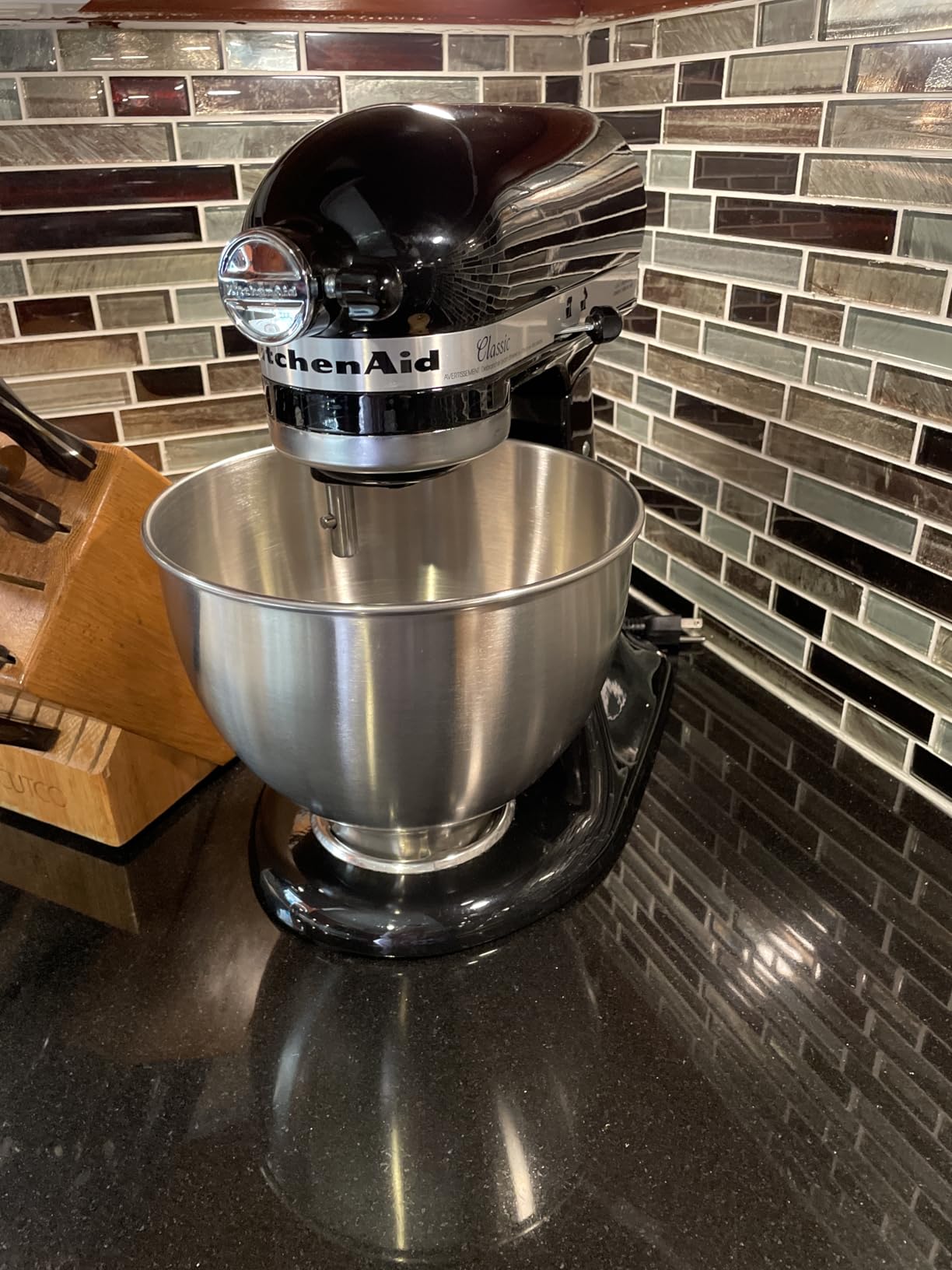 KitchenAid Classic Series 4.5 Quart Tilt-Head Stand Mixer K45SS, Onyx Black | 10 Speeds, Durable Metal construction, 59 Touchpoints for Thorough Mixing, Compatible with KitchenAid Attachments customer photo 1