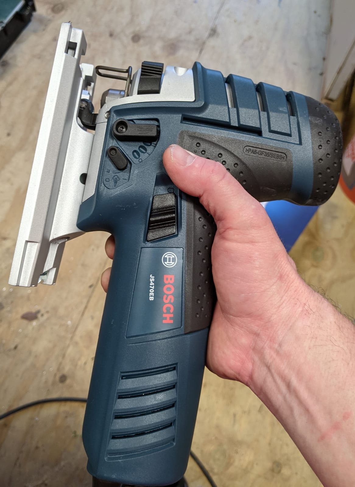 BOSCH JS470EB Corded Barrel-Grip Jig Saw - 120V Low Vibration, 7 Amp Variable Speed for Smooth Cutting up to Up To 5-7/8 Inch on Wood, 3/8 Inch on Steel customer photo 2