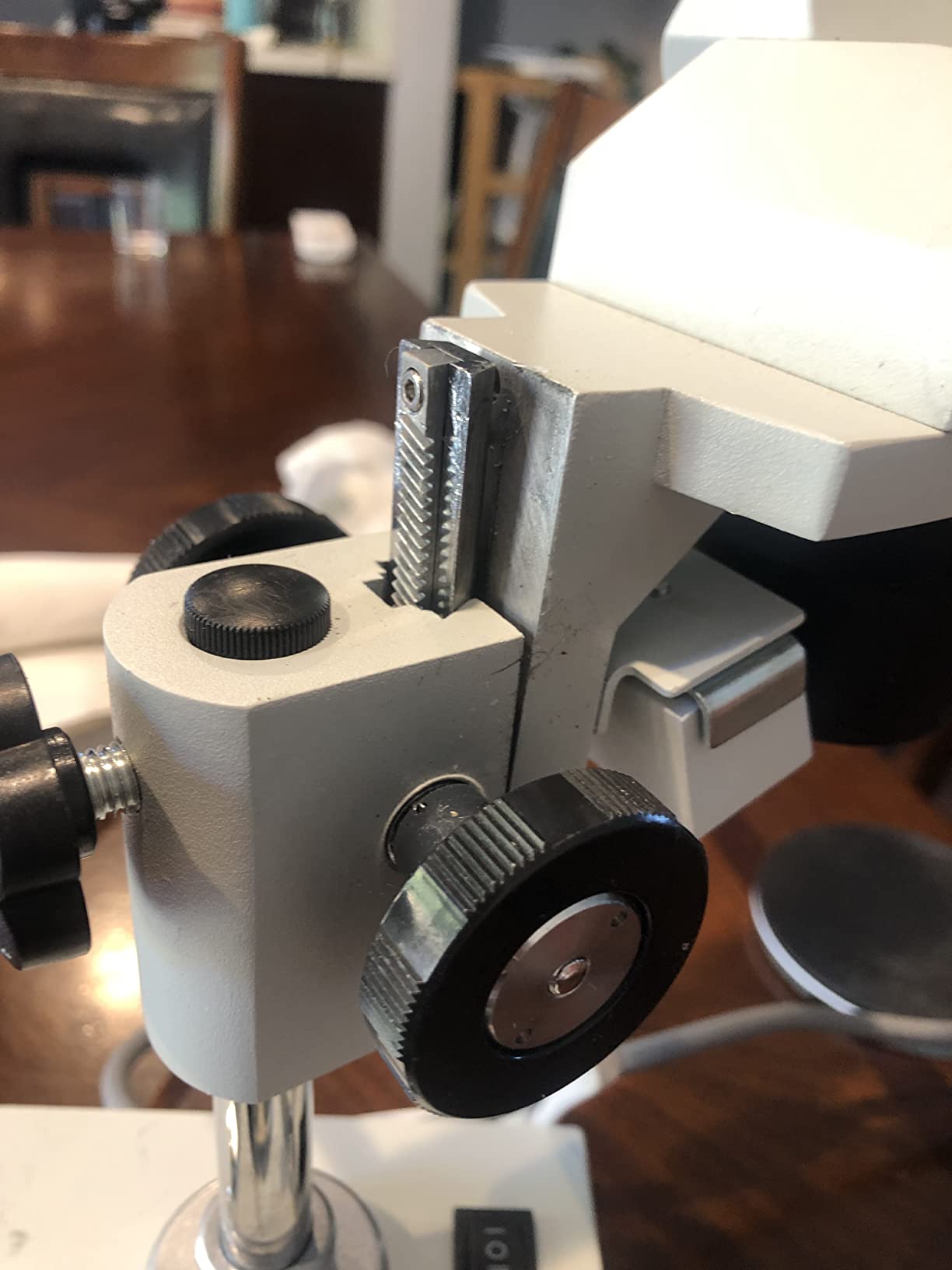 AmScope SE306R-PZ Forward Binocular Stereo Microscope, WF10x and WF20x Eyepieces, 10X-80X Magnification (#1 Top Rated) customer photo 1