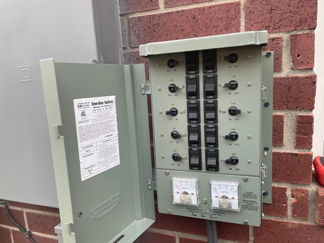 Connecticut Electric EmerGen Transfer Switch Kit - 30 Amp, 10-Circuit, 10-Foot Cord, 7500 Watts, for Generator customer photo 1