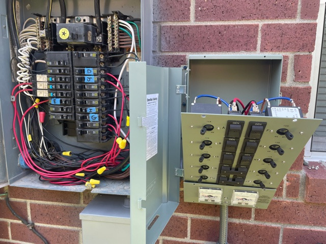 Connecticut Electric EmerGen Transfer Switch Kit - 30 Amp, 10-Circuit, 10-Foot Cord, 7500 Watts, for Generator customer photo 2