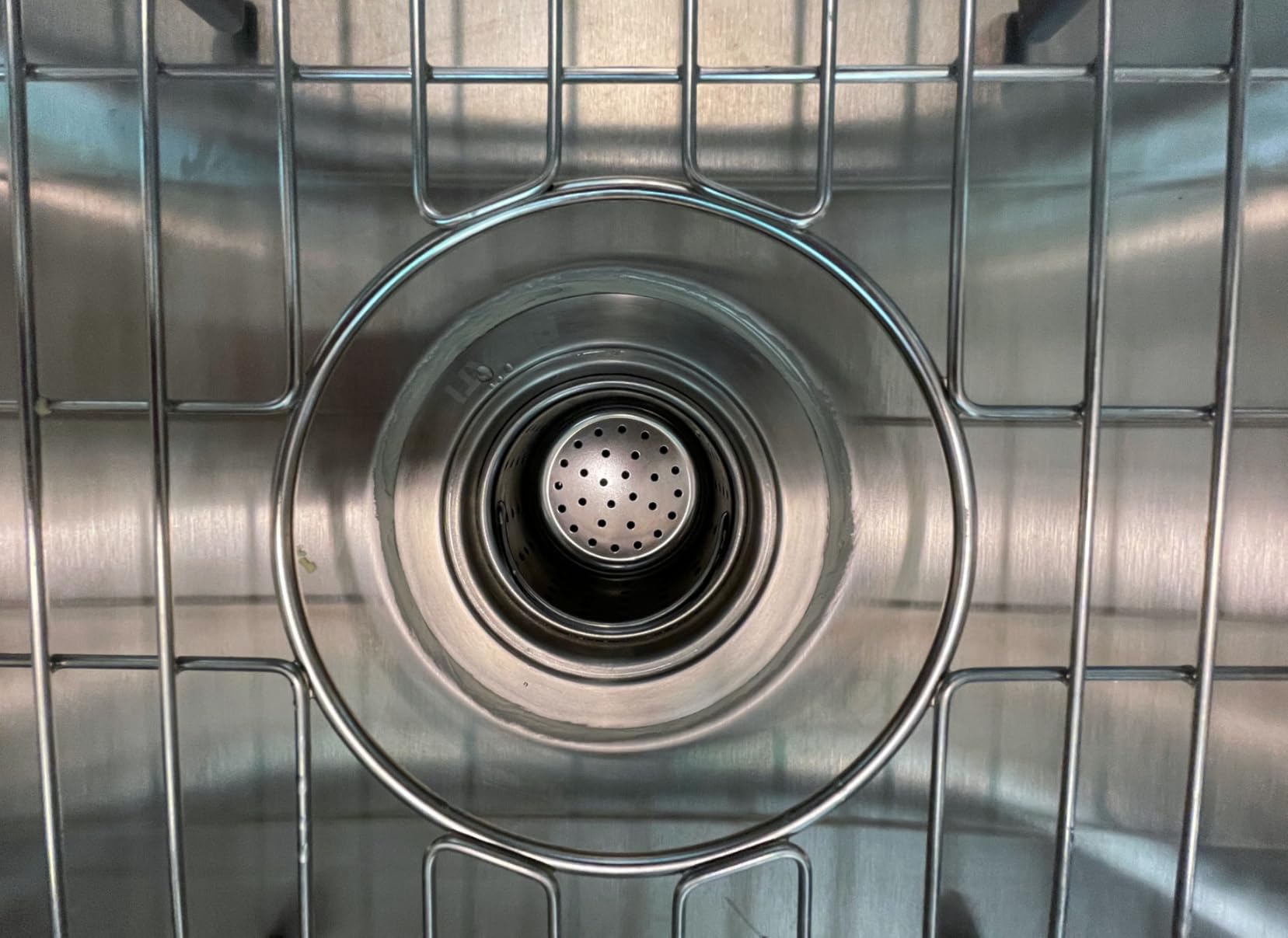 Ruvati 32-in 16-Gauge Stainless Undermount Kitchen Sink RVM4200 customer photo 2
