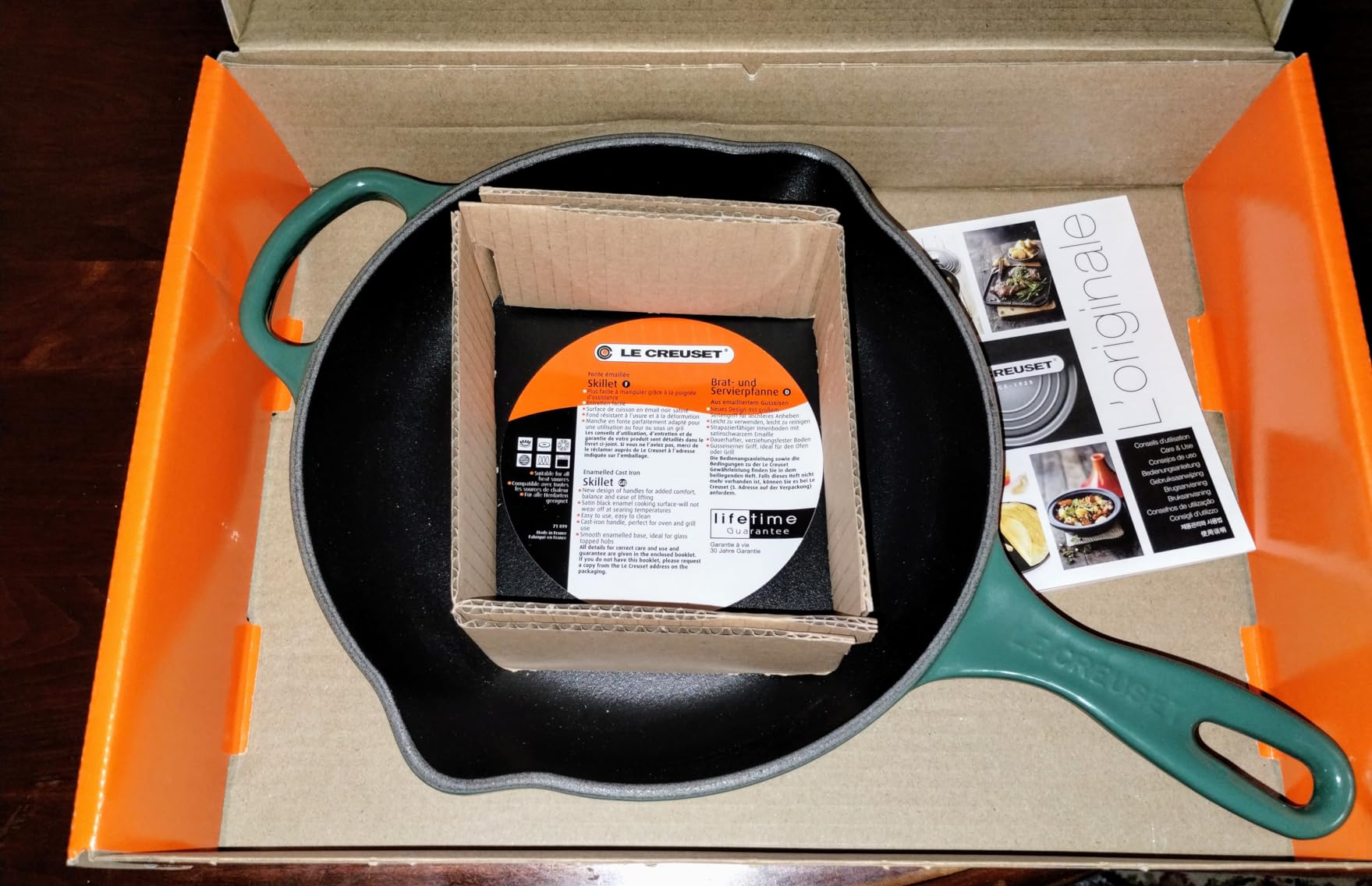 Le Creuset Enameled Cast Iron Signature Round Skillet, 11.75 Inch, Marseille customer photo 2