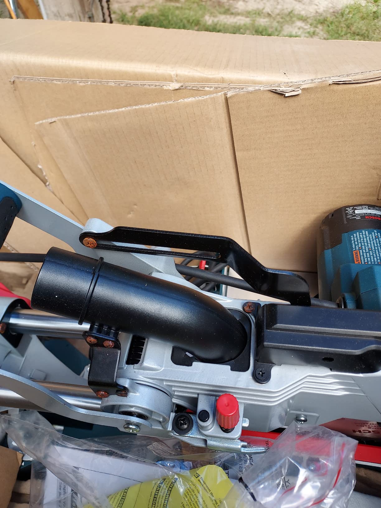 Bosch CM8S 8-1/2 Inch Single Bevel Sliding Compound Miter Saw, Blue customer photo 2