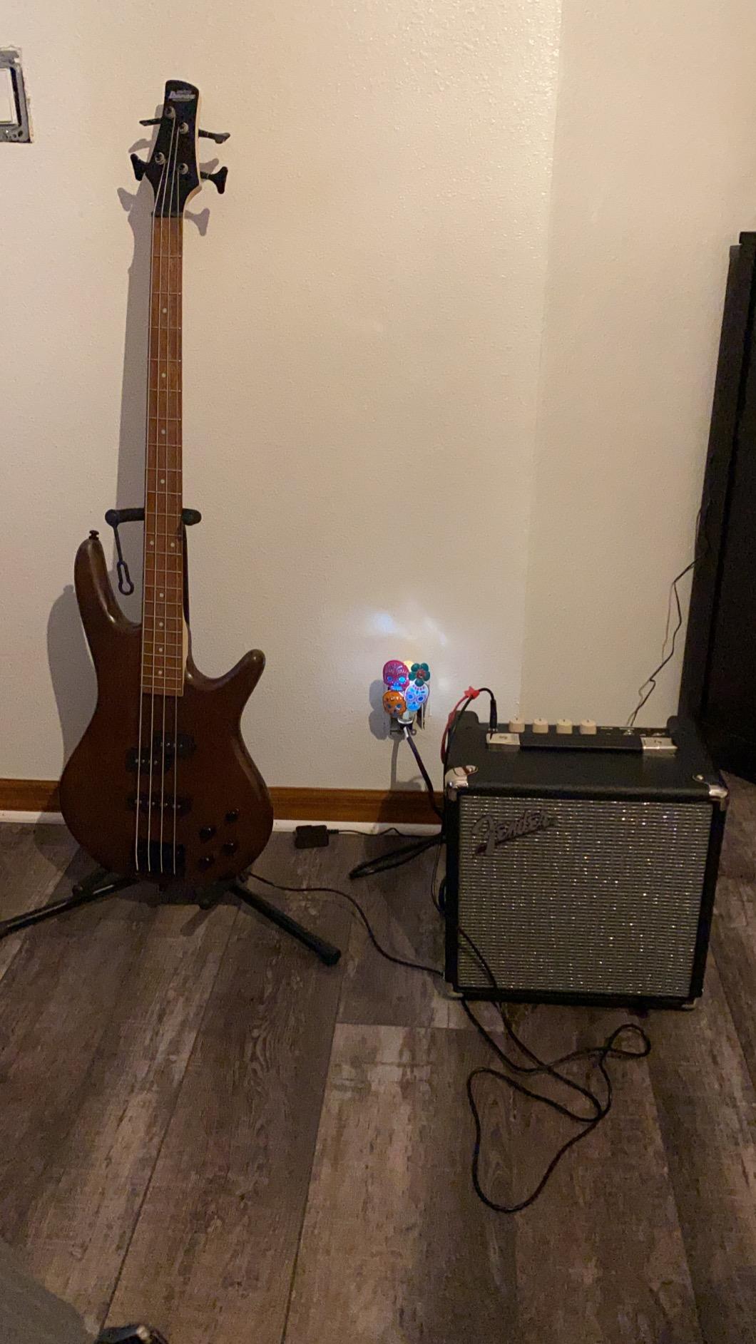 Fender Rumble 15 V3 Bass Guitar Amplifier, 15W Amp, Combo Amp, 2Yr Warranty | 3 Band EQ, Aux Input and Headphone Output, Black/Silver customer photo 1