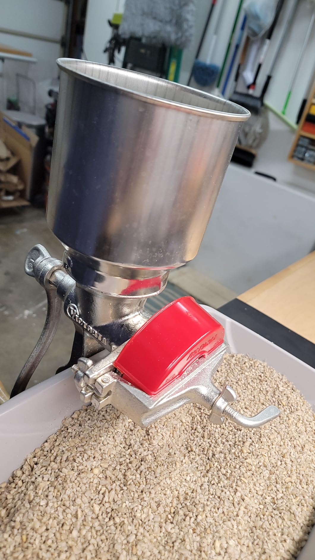 Victoria Manual Cast Iron Grain Mill 2400g with High Hopper | Premium Corn-Grinding Mill and Grain Grinder, Made in Colombia customer photo 1