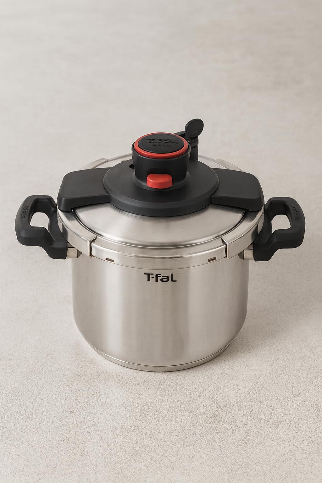 T-fal Clipso Stainless Steel Pressure Cooker, 6.3 Quart, Recipe Book, Steam Basket, Easy-Open Lid, Secure Locking System, Adjustable Pressure Valve, Induction Cookware, Pots and Pans, Kitchen, Silver customer photo 1