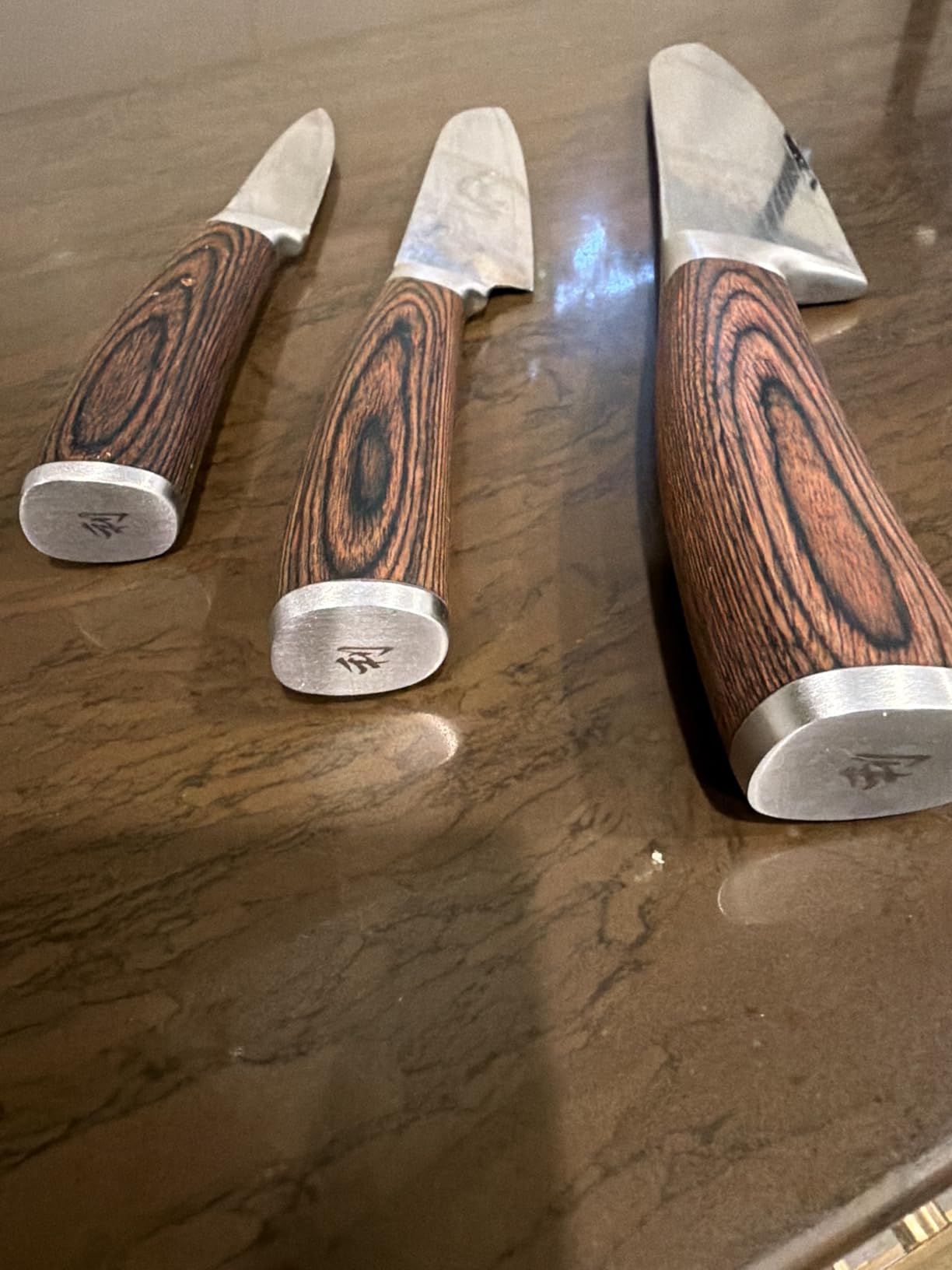 Wakoli EDIB 3-Piece Damascus Kitchen Knife Set in Wooden Gift Box, VG10 Core, 67-Layer Genuine Damascus Steel, 60 ± 2 HRC, Santoku, Utility and Paring Knife, Pakkawood Handles customer photo 1