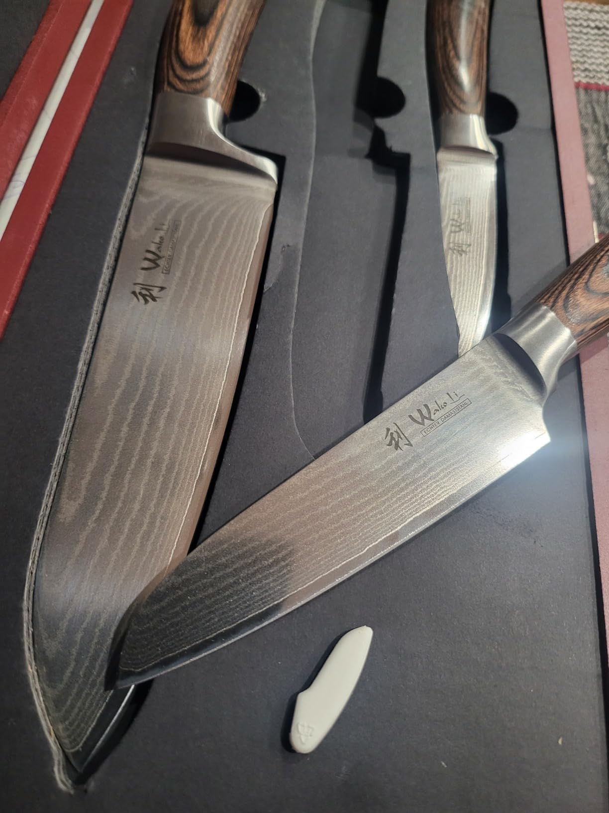 Wakoli EDIB 3-Piece Damascus Kitchen Knife Set in Wooden Gift Box, VG10 Core, 67-Layer Genuine Damascus Steel, 60 ± 2 HRC, Santoku, Utility and Paring Knife, Pakkawood Handles customer photo 2