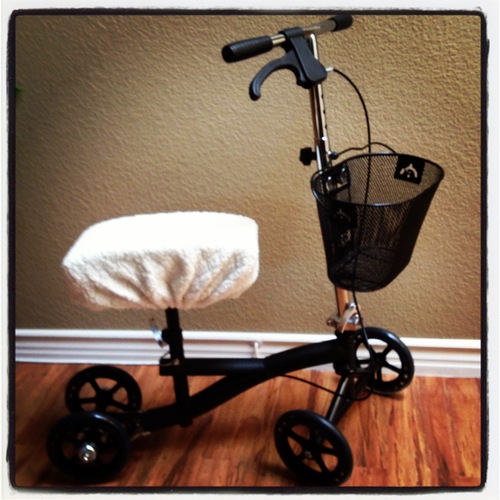 Roscoe Medical Knee Walker Scooter for Adults for Foot Surgery, Foldable Leg Scooter for Broken Foot, All Terrain Adjustable Knee Crutch Scooter, Burgundy customer photo 1