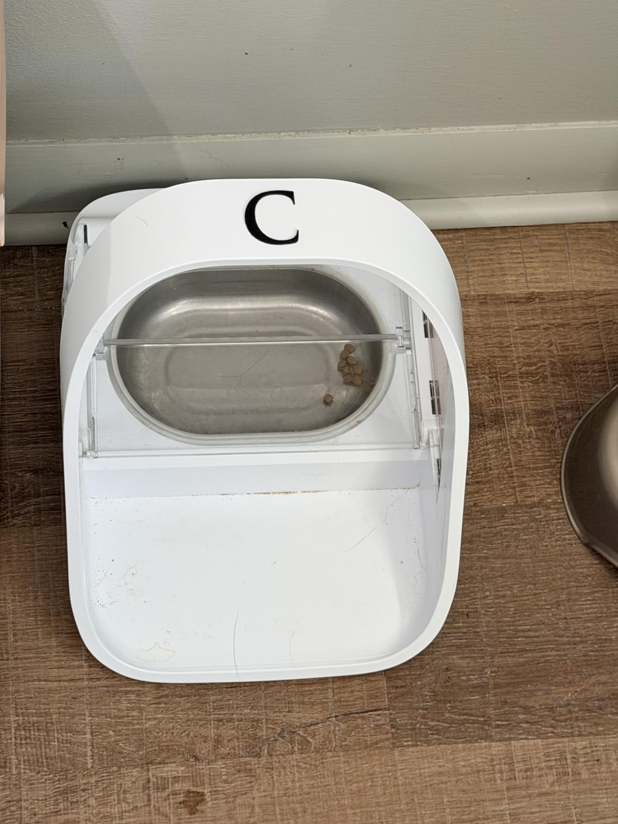 Sure Petcare SureFlap SureFeed Microchip Pet Feeder - Selective-Automatic Pet Feeder Makes Meal Times Stress-Free, Suitable for Both Wet and Dry Food customer photo 1