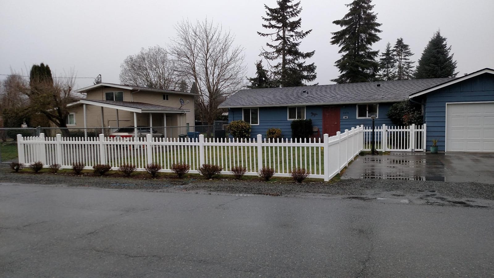 WamBam Nantucket Picket Fence, White Vinyl No Dig DIY Kit | 4ftH x 6ftW, 1 Panel + 1 Post, BL19101 customer photo 1