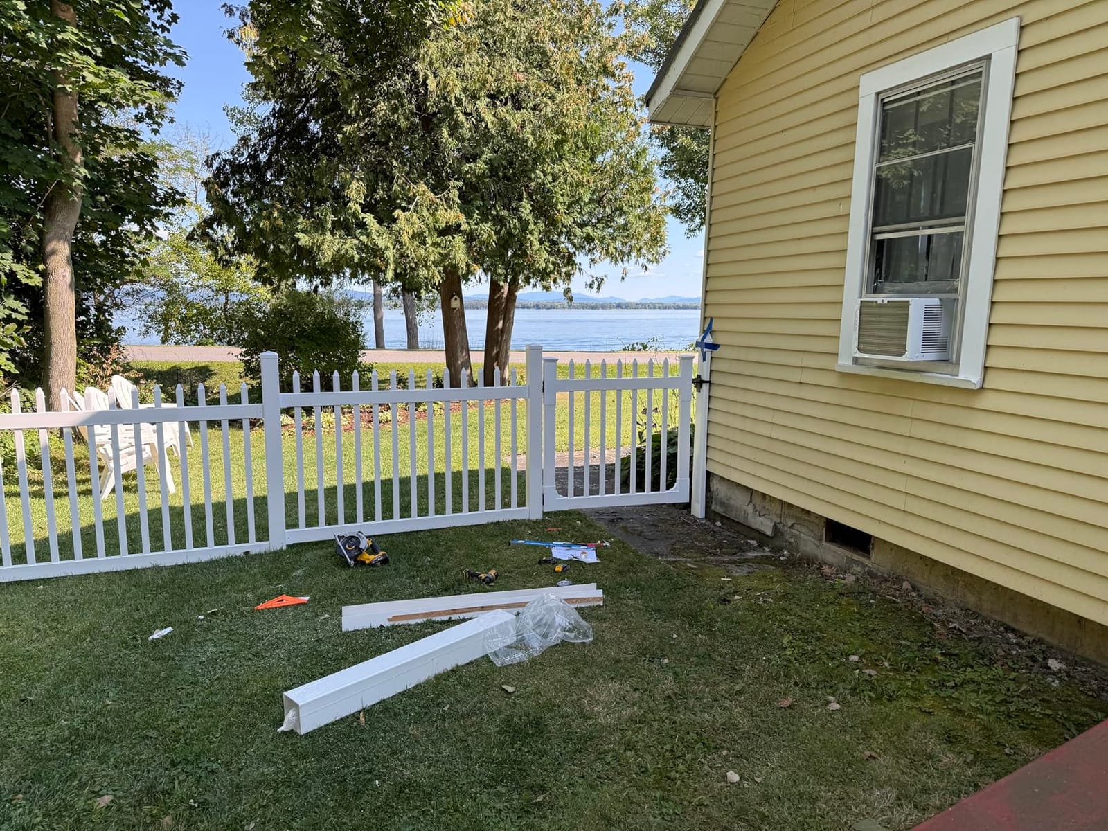 WamBam Nantucket Picket Fence, White Vinyl No Dig DIY Kit | 4ftH x 6ftW, 1 Panel + 1 Post, BL19101 customer photo 2