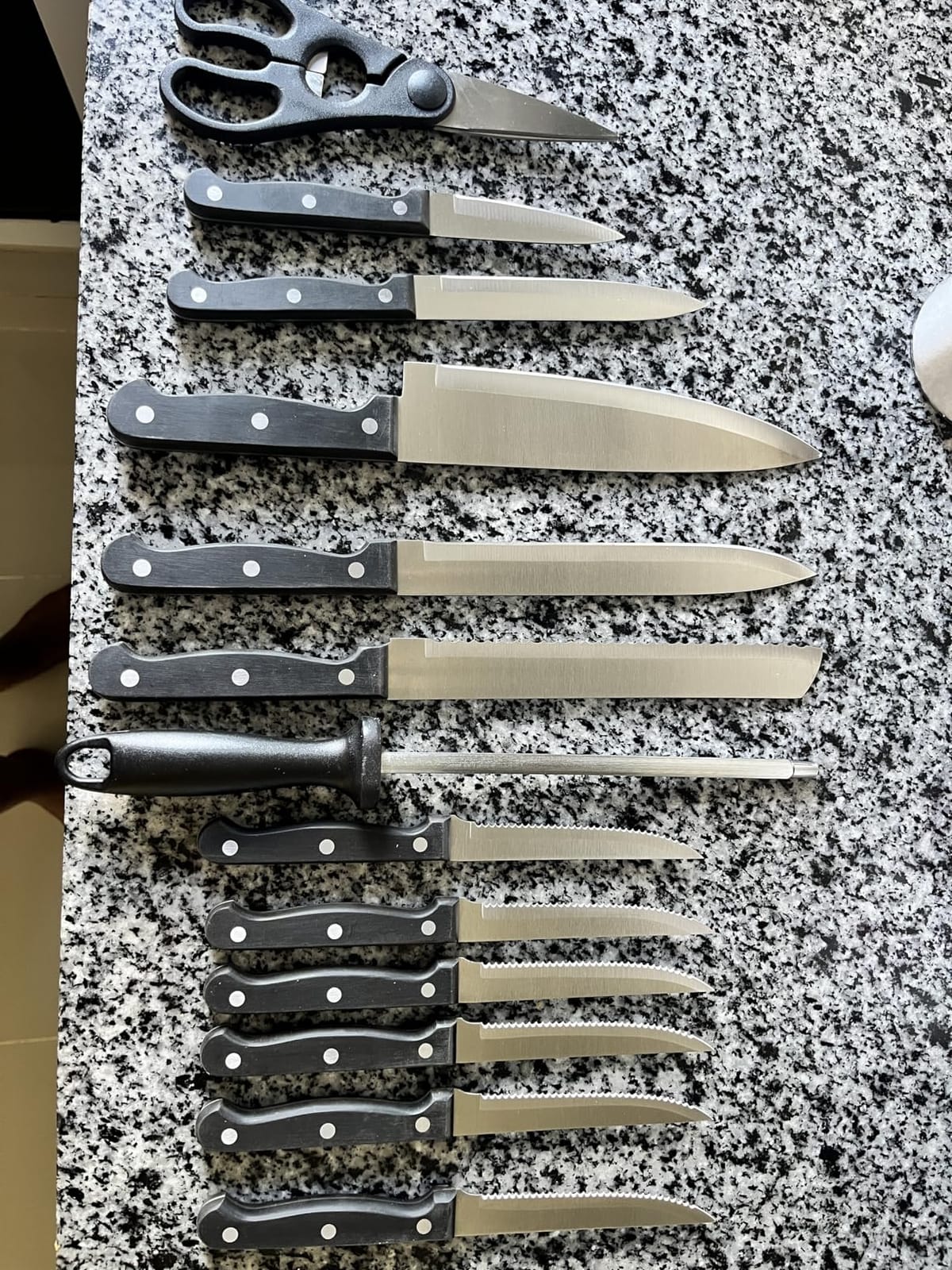 Amazon Basics 14-Piece Set customer photo 2