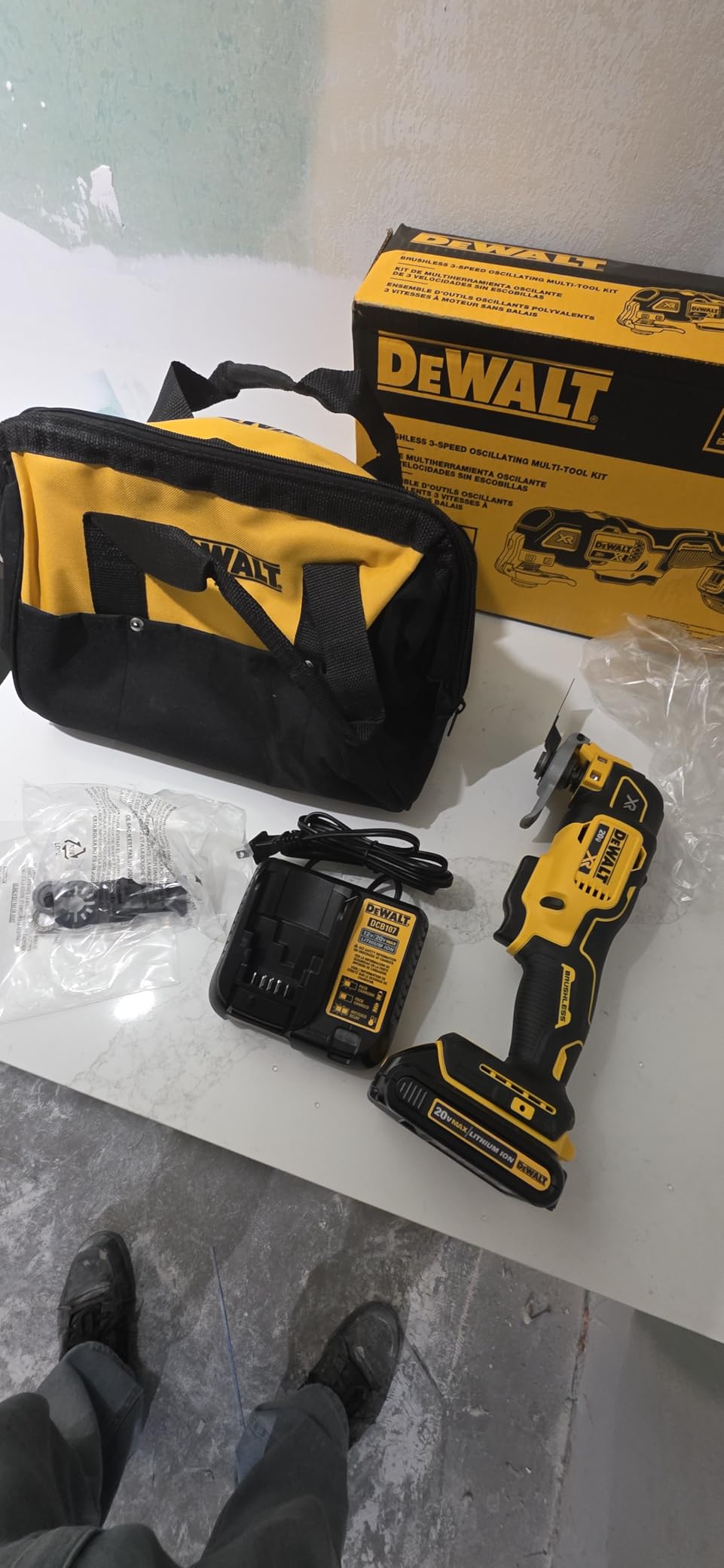 DEWALT 20V MAX XR Oscillating Multi-Tool Kit, Oscillating Tool Accessories, Cordless, 3-Speed, Quick Blade Change, Sand Paper, Blades, Battery and Charger Included (DCS356D1) customer photo 1