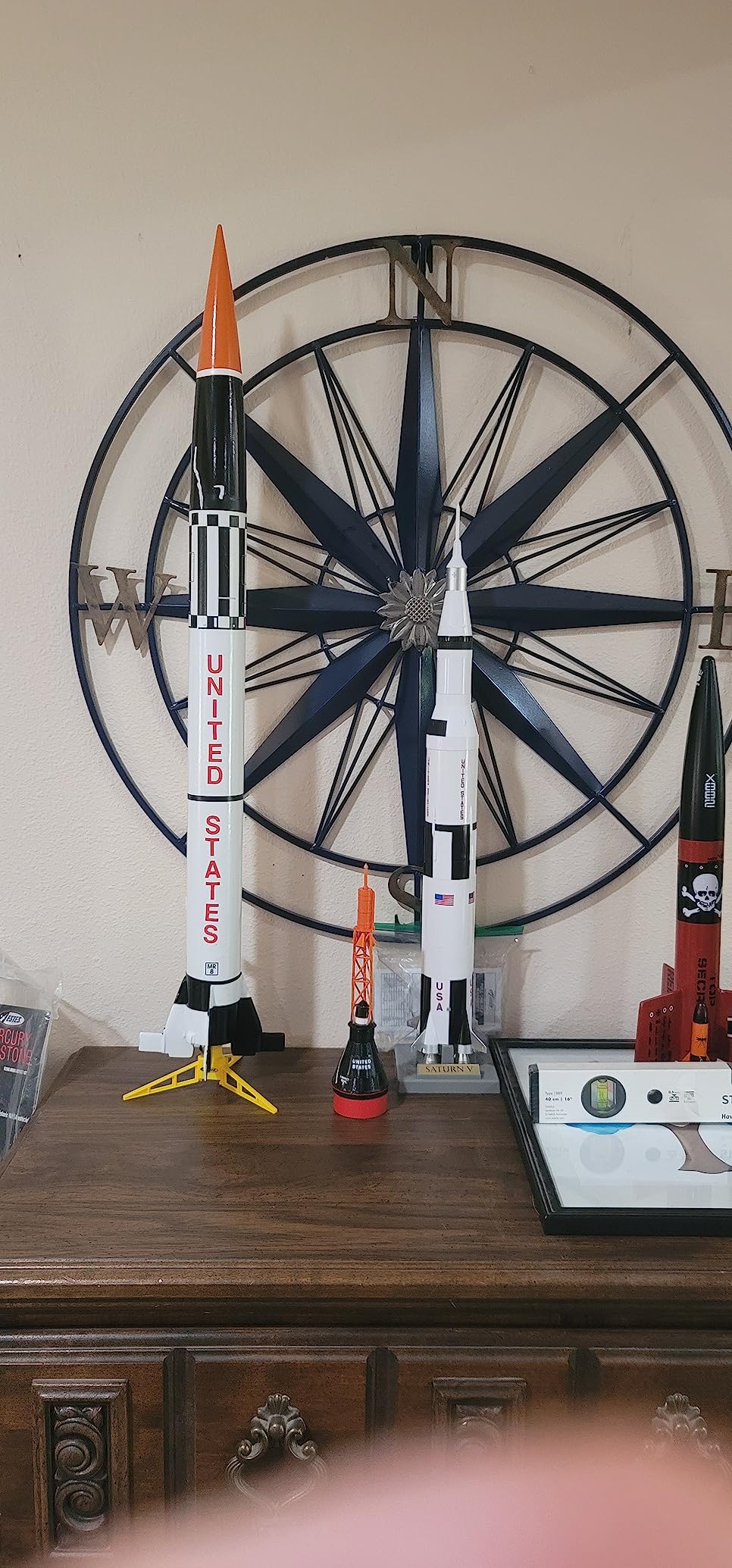 Estes 1921 Mercury Redstone Rocket-Building Kit, Advanced Flying-Rocket-Model Kit for Ages 10+ customer photo 1