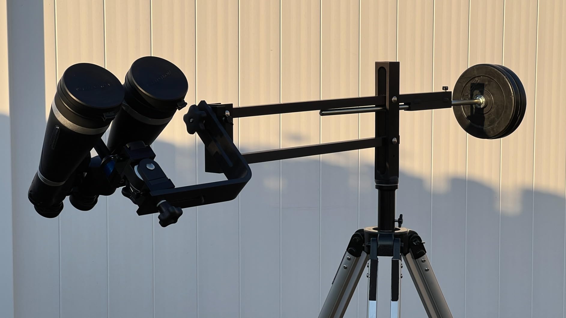 Celestron SkyMaster Pro 20x80 Astronomy Binoculars for Long-Range Viewing | XLT Fully Multi-Coated Optics, Waterproof & Fogproof, Tripod Adapter Included customer photo 2