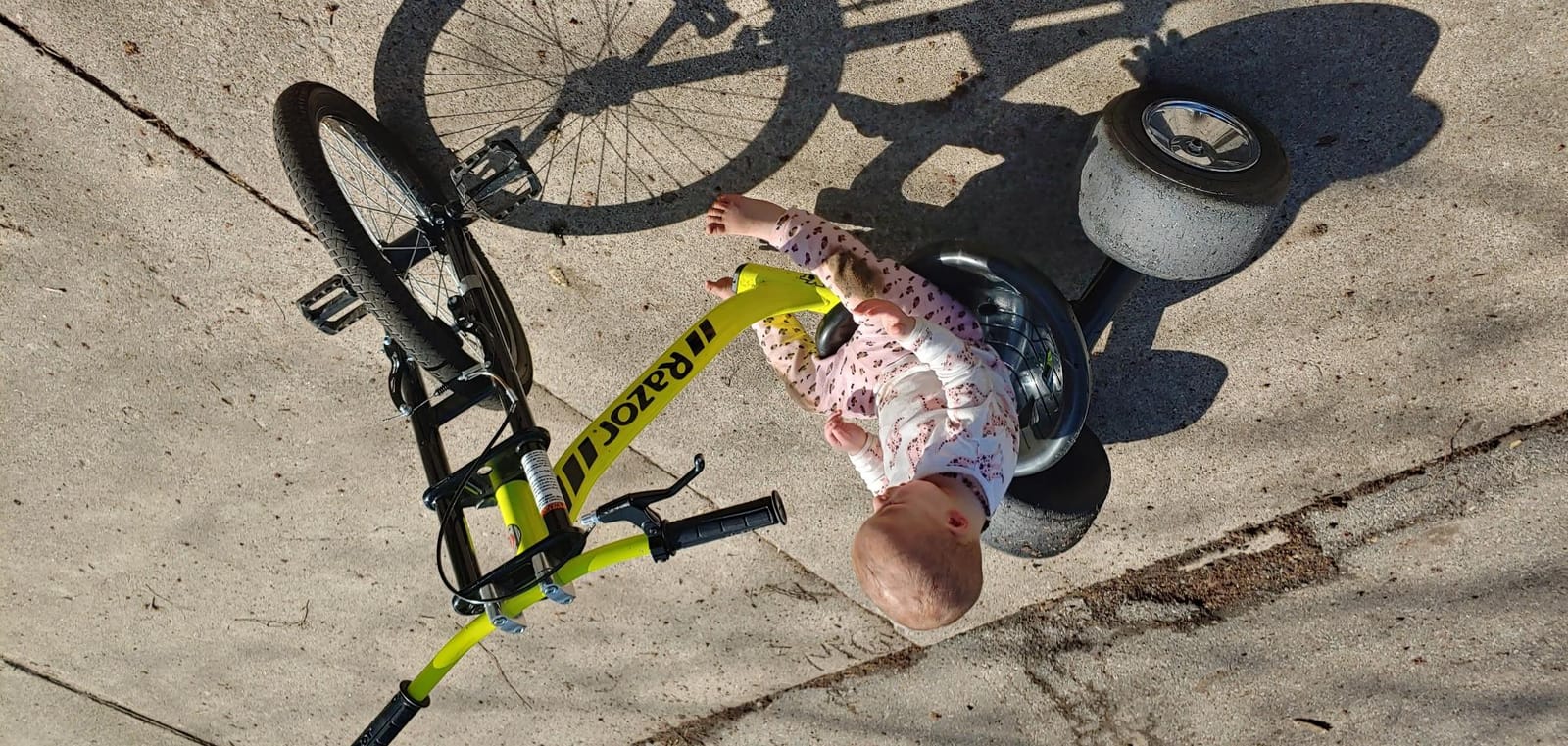 Razor DXT Drift Trike Yellow, One Size customer photo 2