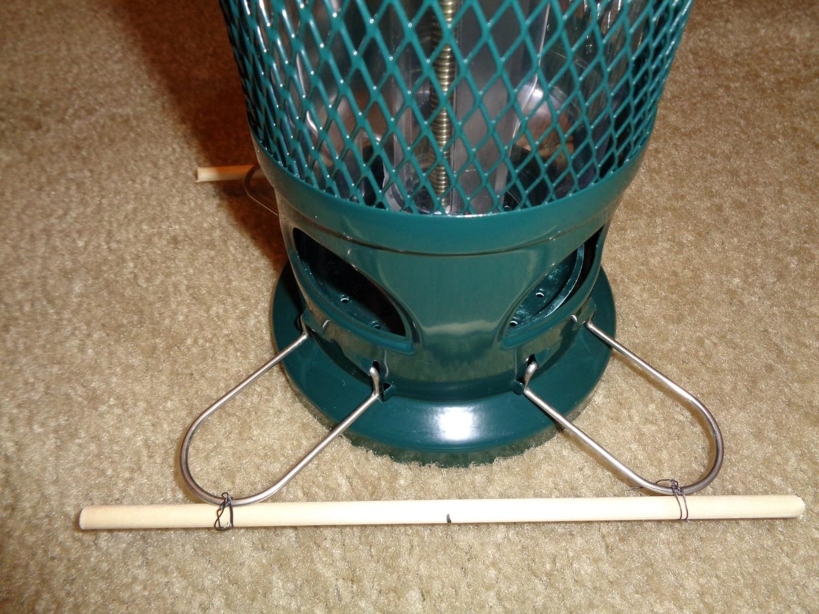 Squirrel Buster Legacy Squirrel-Proof Bird Feeder for Wild Birds - 4 Metal Removable Perches, 2.6 lb Seed Capacity, Chew-Proof Design, Easy to Clean, Green customer photo 1