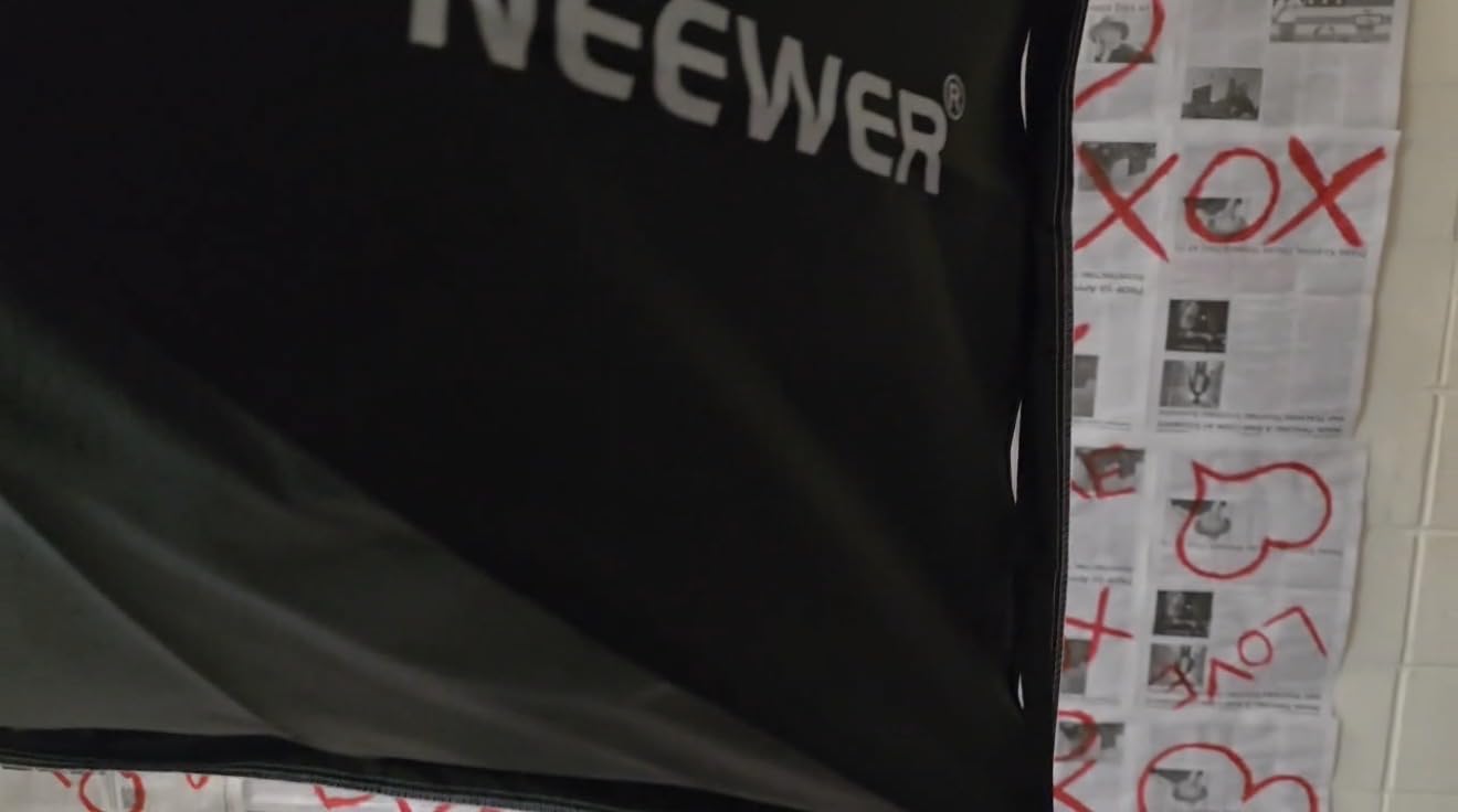 NEEWER 700W Equivalent Softbox Lighting Kit, 2Pack UL Certified 5700K LED Lighting Bulbs, 24x24 inches Softboxes with E26 Socket, Photography Continuous Lighting Kit Photo Studio Equipment customer photo 2