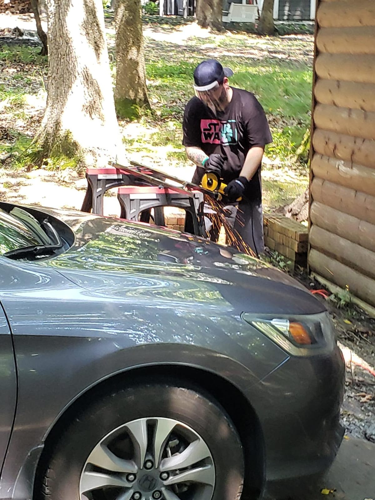 DEWALT Angle Grinder, 4-1/2 in., 11 Amp, 11,000 RPM, Dust Ejection System, Electric Grinder Tool with Abrasive Wheel Included (DWE402W) customer photo 2
