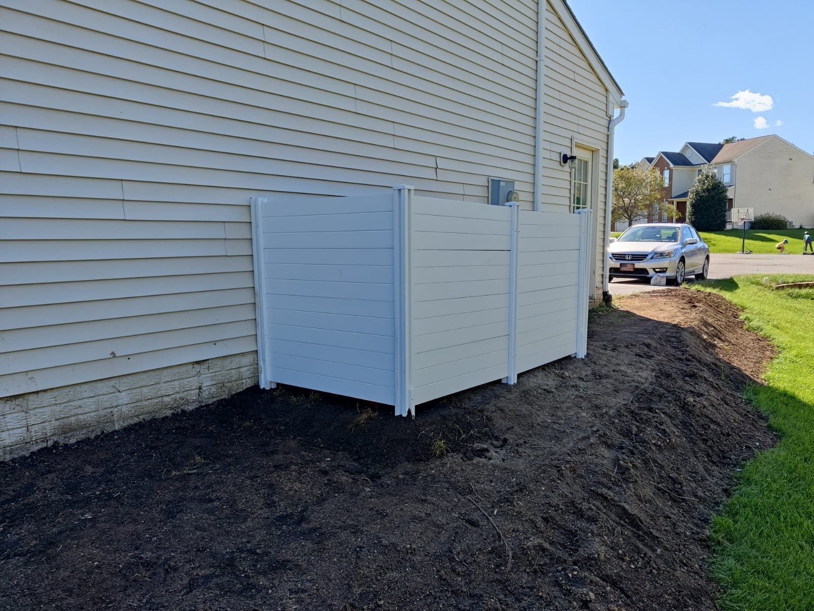 Enclo Premium White Vinyl Privacy Screen, DIY No Dig Kit | 4ftH x 4ftW, 2 Panels, Trash Can Fence, ZP19014 customer photo 1