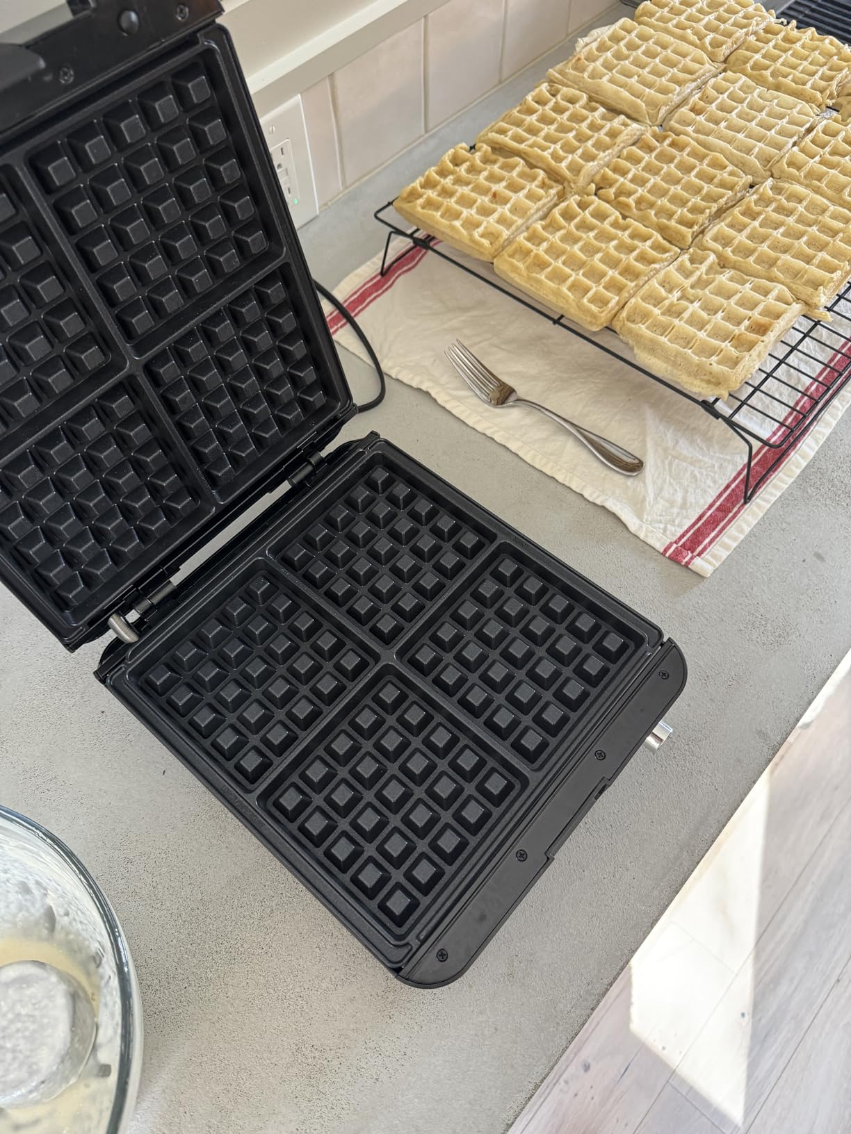 KRUPS 4-Slice Belgian Waffle Maker: Stainless Steel, 5 Browning Levels, Audible Ready Beep, Removable Plates, 1200W, Silver/Black customer photo 1