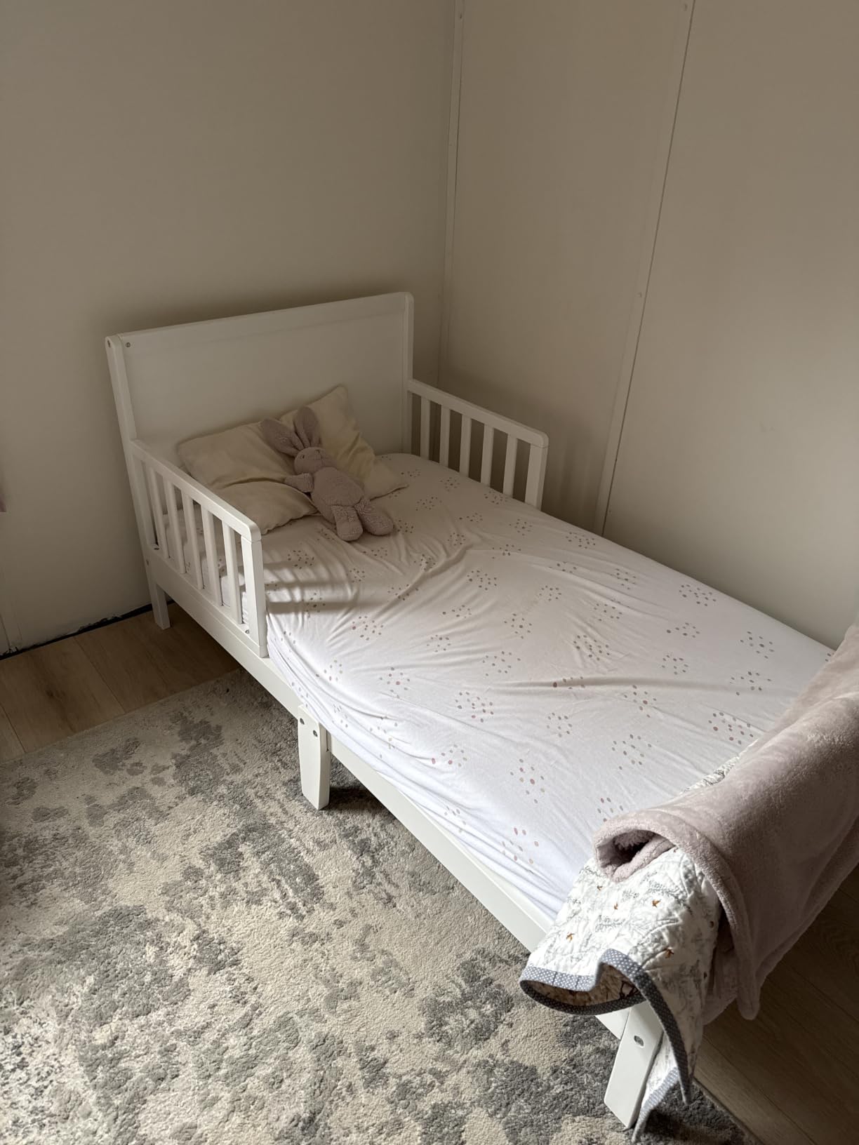 Delta Children Fancy Wood Toddler Bed - Greenguard Gold Certified, Grey customer photo 2