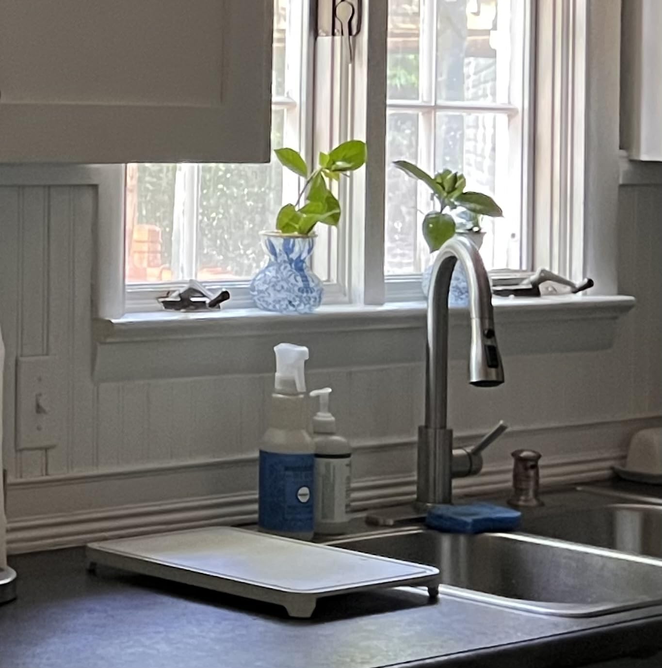 WEWE High-Arc Pull-Down Kitchen Faucet, Brushed Nickel, 3-Mode Sprayer customer photo 2