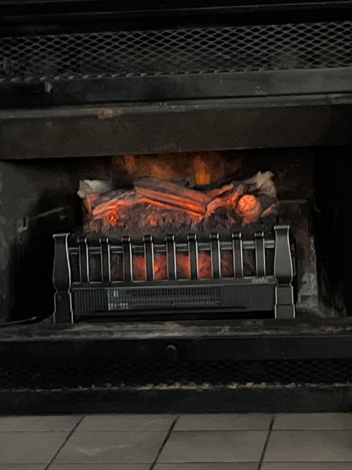 duraflame Electric Log Set 1,000 Sq Ft Heater, Faux Logs Insert with Infrared Flames for Existing Fireplaces, Remote Control Included customer photo 2