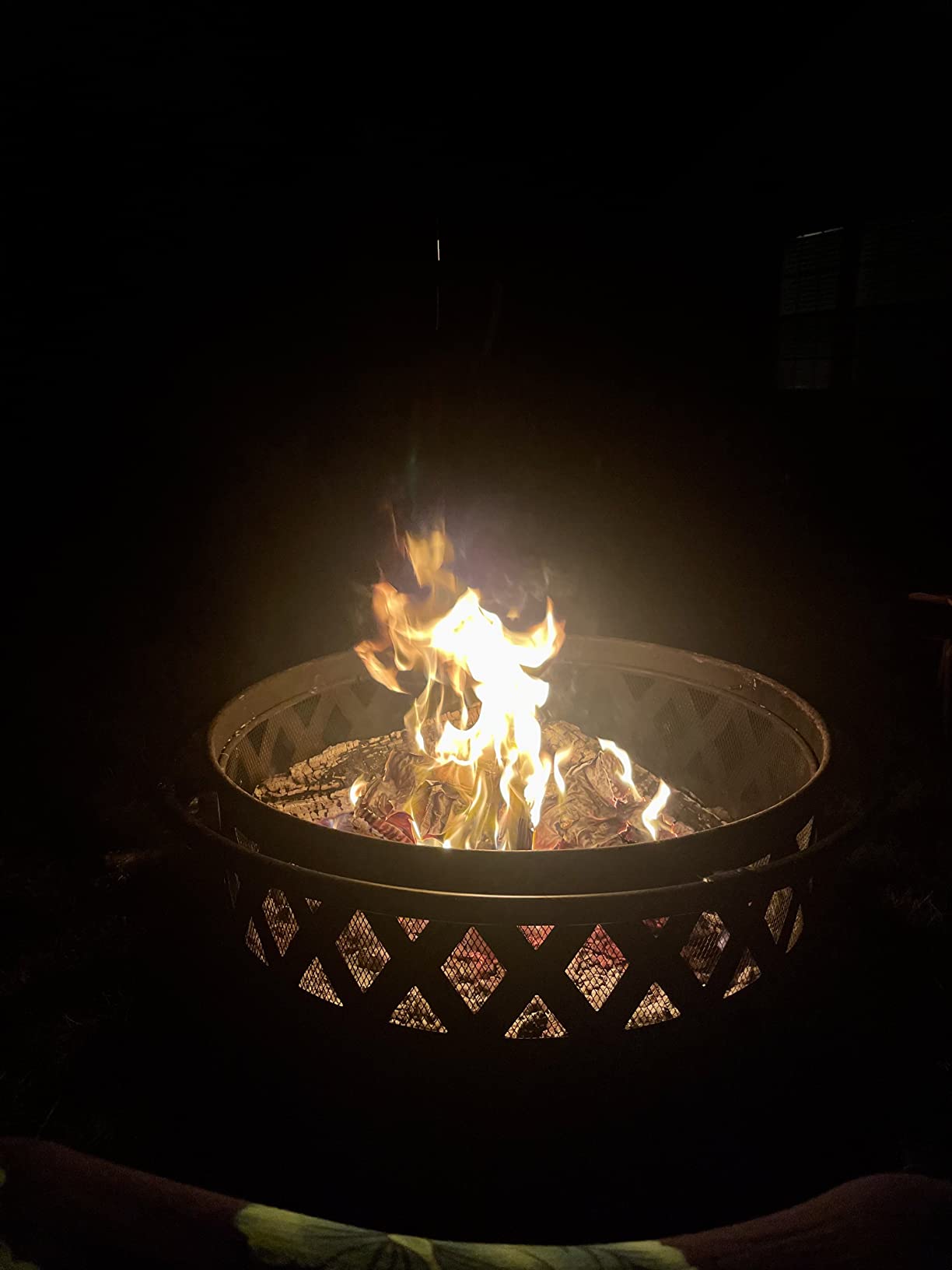 Sunnydaze Crossweave Large Outdoor Fire Pit, Wood Burning, Round, 36