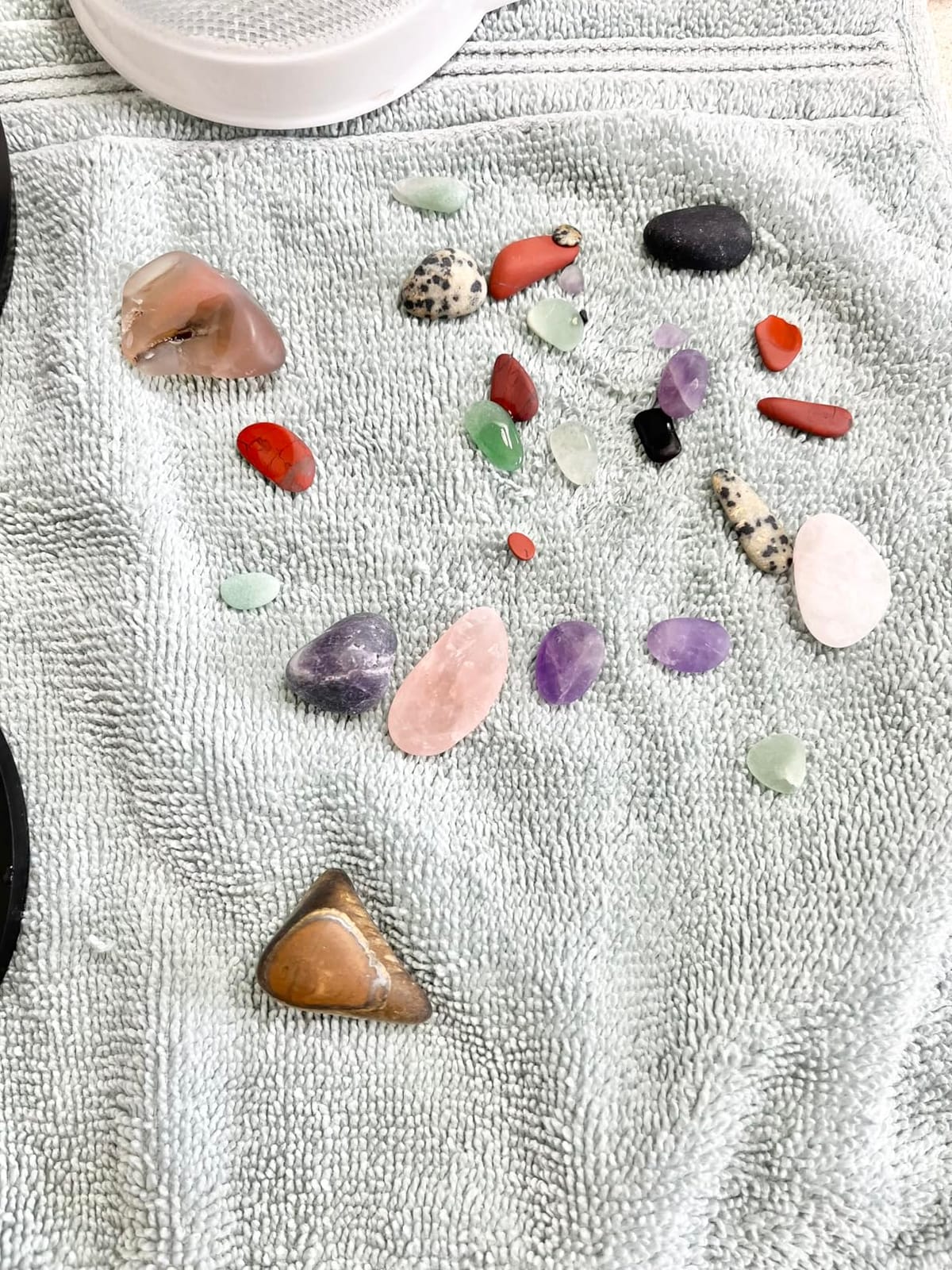 National Geographic Hobby Rock Tumbler Kit for Kids and Adults Ages 8+ | Rough Gemstones, 4 Polishing Grits, Rock Polisher, Geology Science Kit, Rock Tumbling for Kids and Adults, Birthday Gift customer photo 2