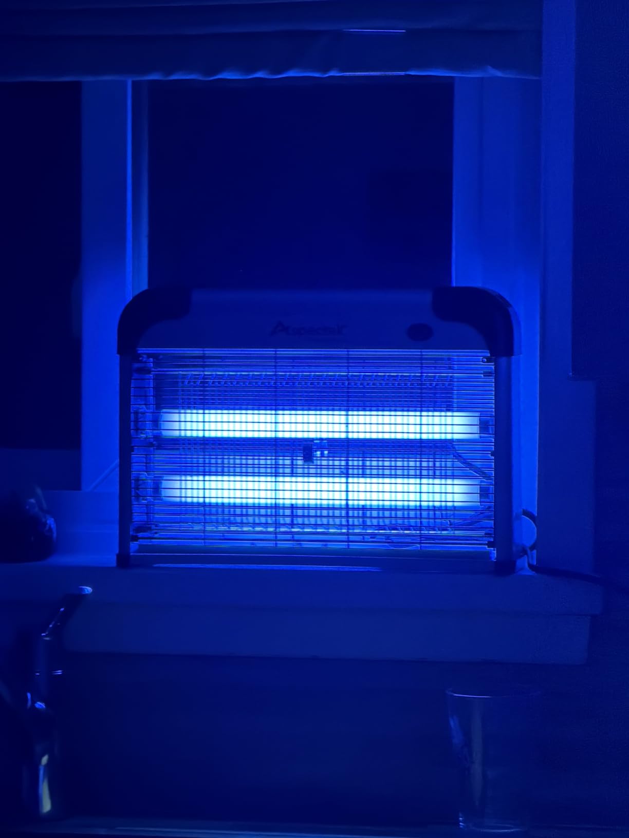 ASPECTEK Electric Bug Zapper, 20W UV Bulbs, Fly, Mosquito, Gnat and Moth Control, Indoor and Covered Outdoor Use for Home, Garage, Patio and Farm, Includes 2 Replacement Bulbs customer photo 1