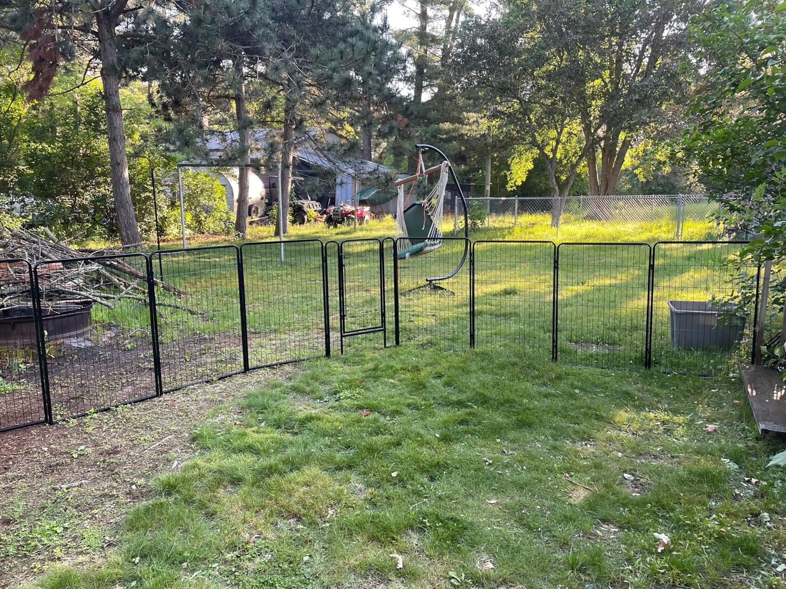 Yaheetech Dog Playpen 24in 16 Panels Pet Fence for Indoor Yard RV Camping | Easy Setup, Heavy Duty Rustproof Frame with Secure Latch Door, DIY Layouts, Foldable Storage, for Puppies & Small Dogs customer photo 1