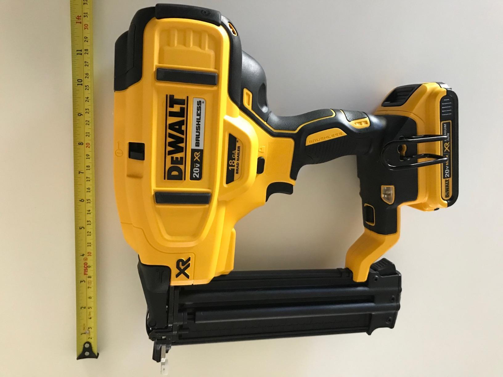 DEWALT 20V MAX* Cordless Brad Nailer Kit, 18GA (DCN680D1) customer photo 1