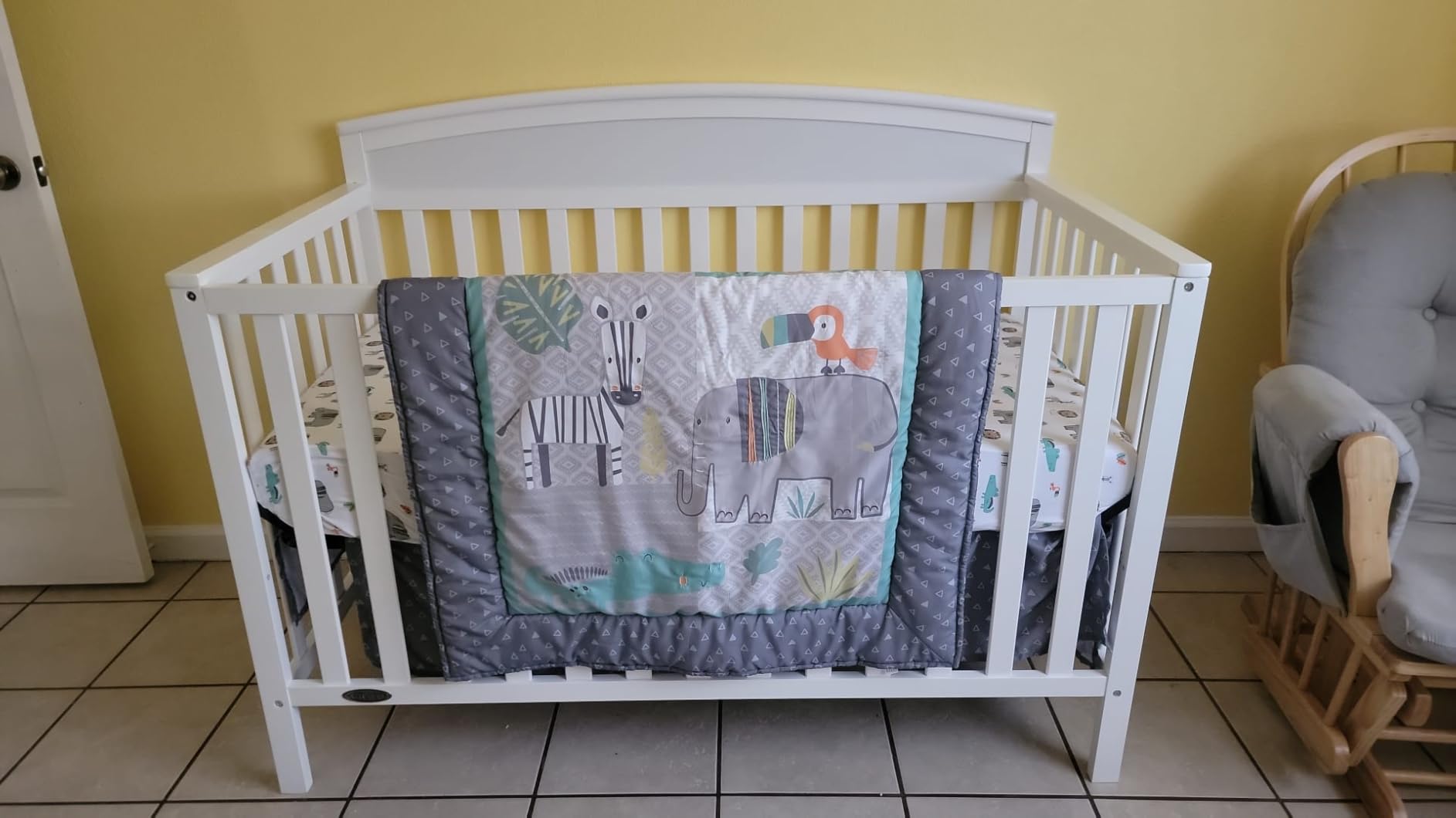Graco Benton 5-in-1 Convertible Crib, Driftwood | GREENGUARD Gold Certified, Converts from Baby Crib to Toddler Bed, Daybed and Full-Size Bed, Fits Standard Baby Crib Mattress customer photo 2
