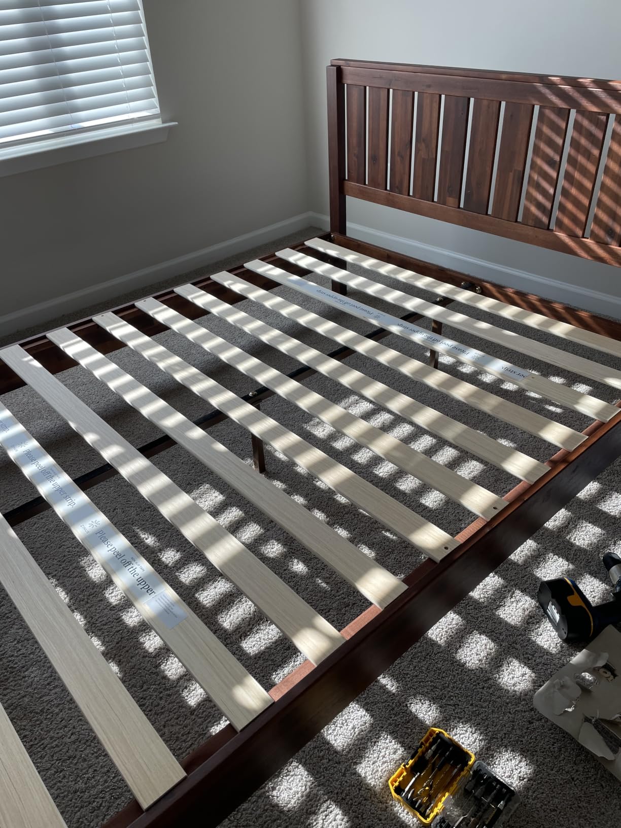 ZINUS Vivek Deluxe Wood Platform Bed Frame with Headboard, Wood Slat Support, No Box Spring Needed, Easy Assembly, Queen customer photo 1