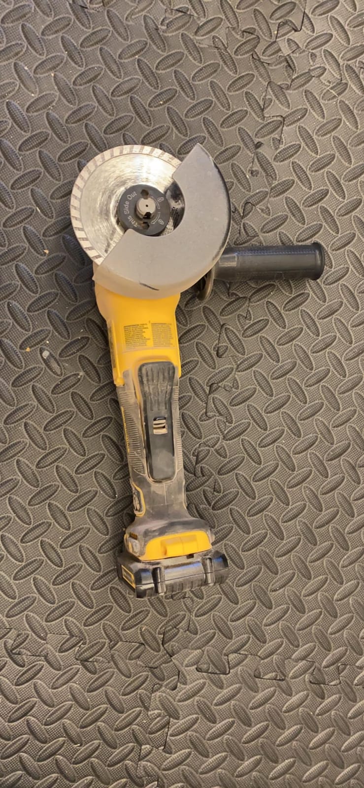 DEWALT 20V MAX* Angle Grinder Tool Cordless Brushless, 4 1/2 Inch, with Paddle Switch and Kickback Brake, Tool Only (DCG413B) customer photo 2