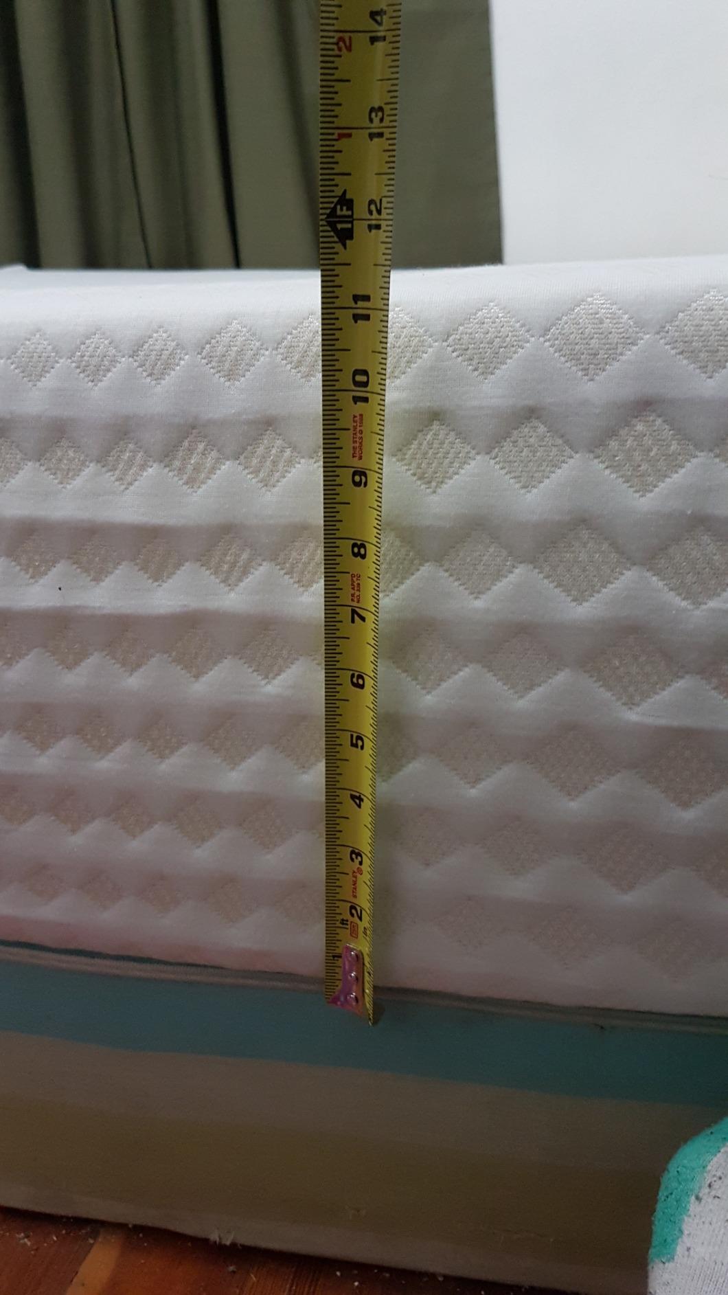 Signature Design by Ashley 12 Inch Memory Foam Queen Mattress in a Box | Stretch knit cover and 12-inch profile, CertiPUR-US foam designed for easy setup, Motion isolation, Chime Series customer photo 2